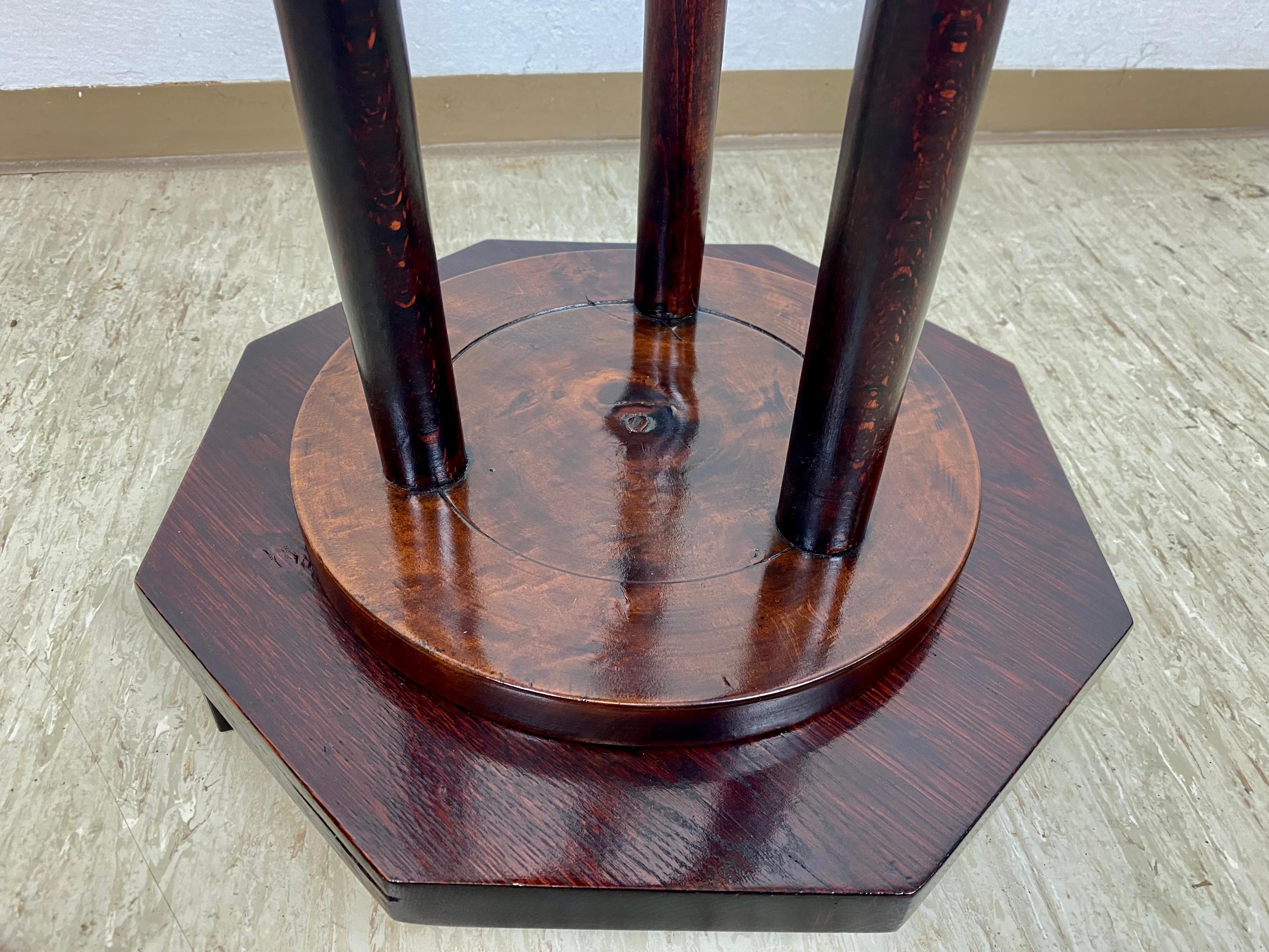 Austrian Art Nouveau Bentwood Pedestal Mahogany Look, Austria, circa 1900 For Sale