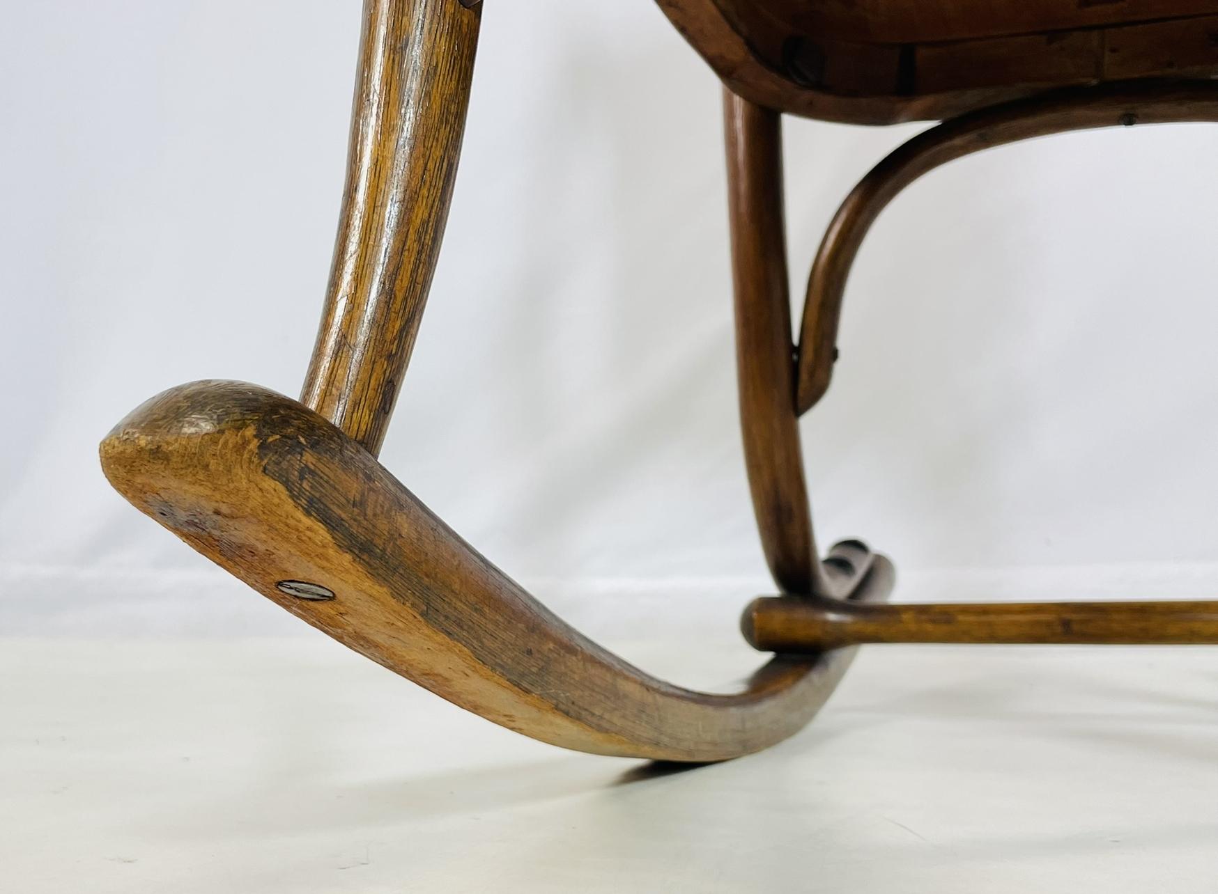 Art Nouveau Bentwood Rocking Chair by Jacob & Josef Kohn, Wien. Austria 1911 For Sale 8