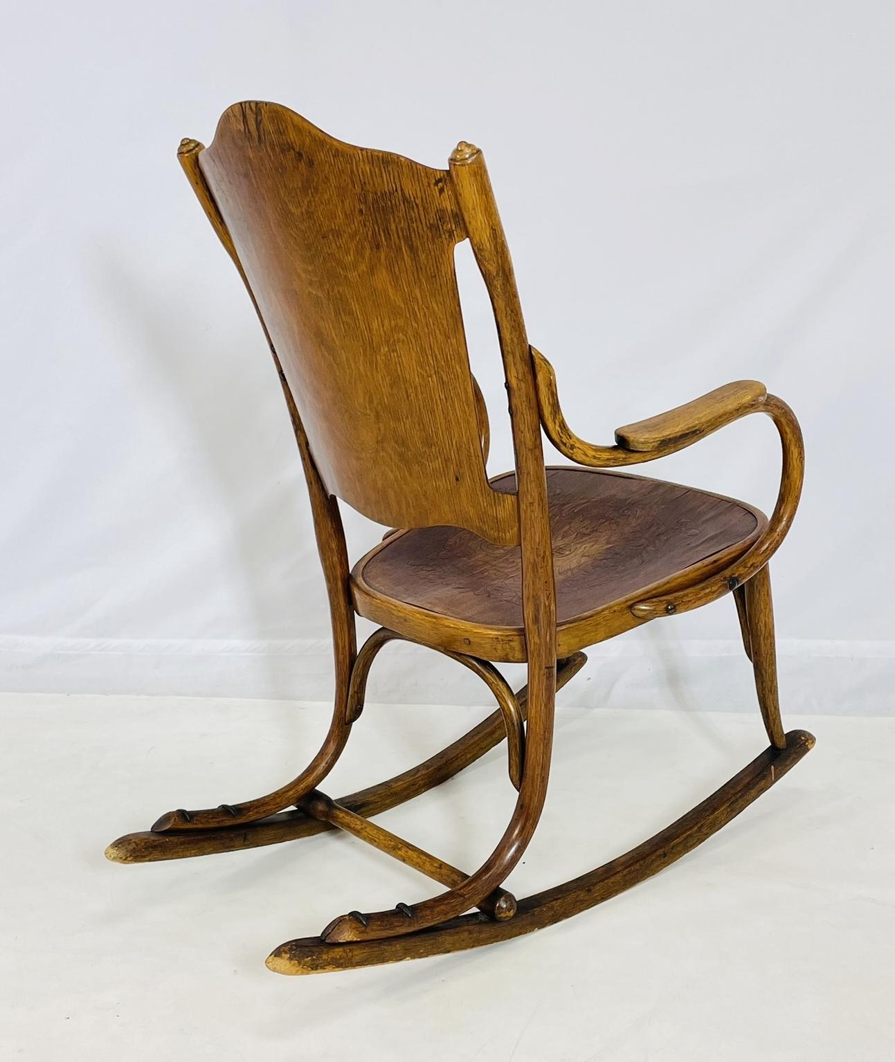 Art Nouveau Bentwood Rocking Chair by Jacob & Josef Kohn, Wien. Austria 1911 For Sale 1