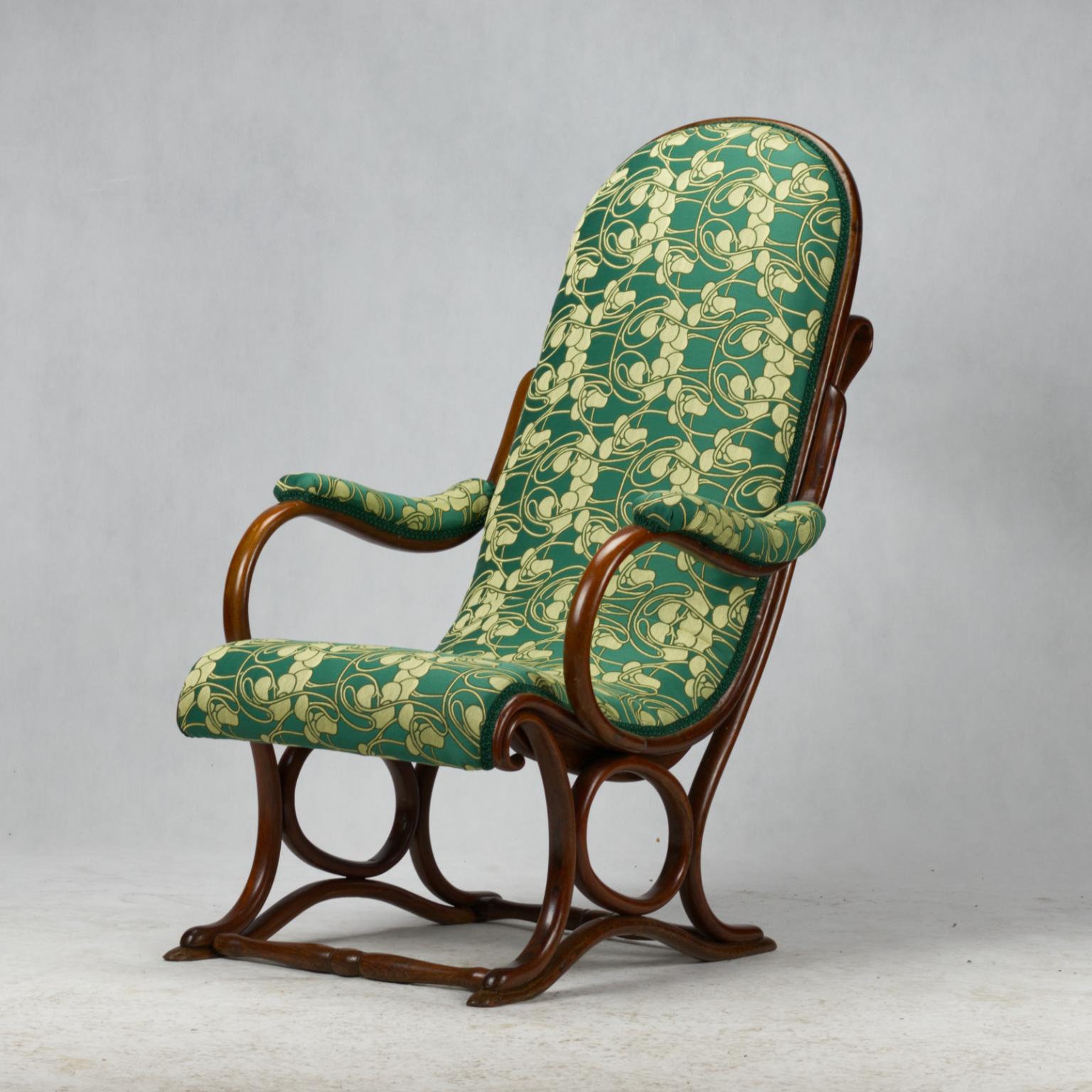 Very rare antique Thonet easy chair no 1 produced by Gebruder Thonet from the late 19th century in a very good condition. New upholstery.

Last picture is from Gebruder Thonet catalogue from 1886.
 