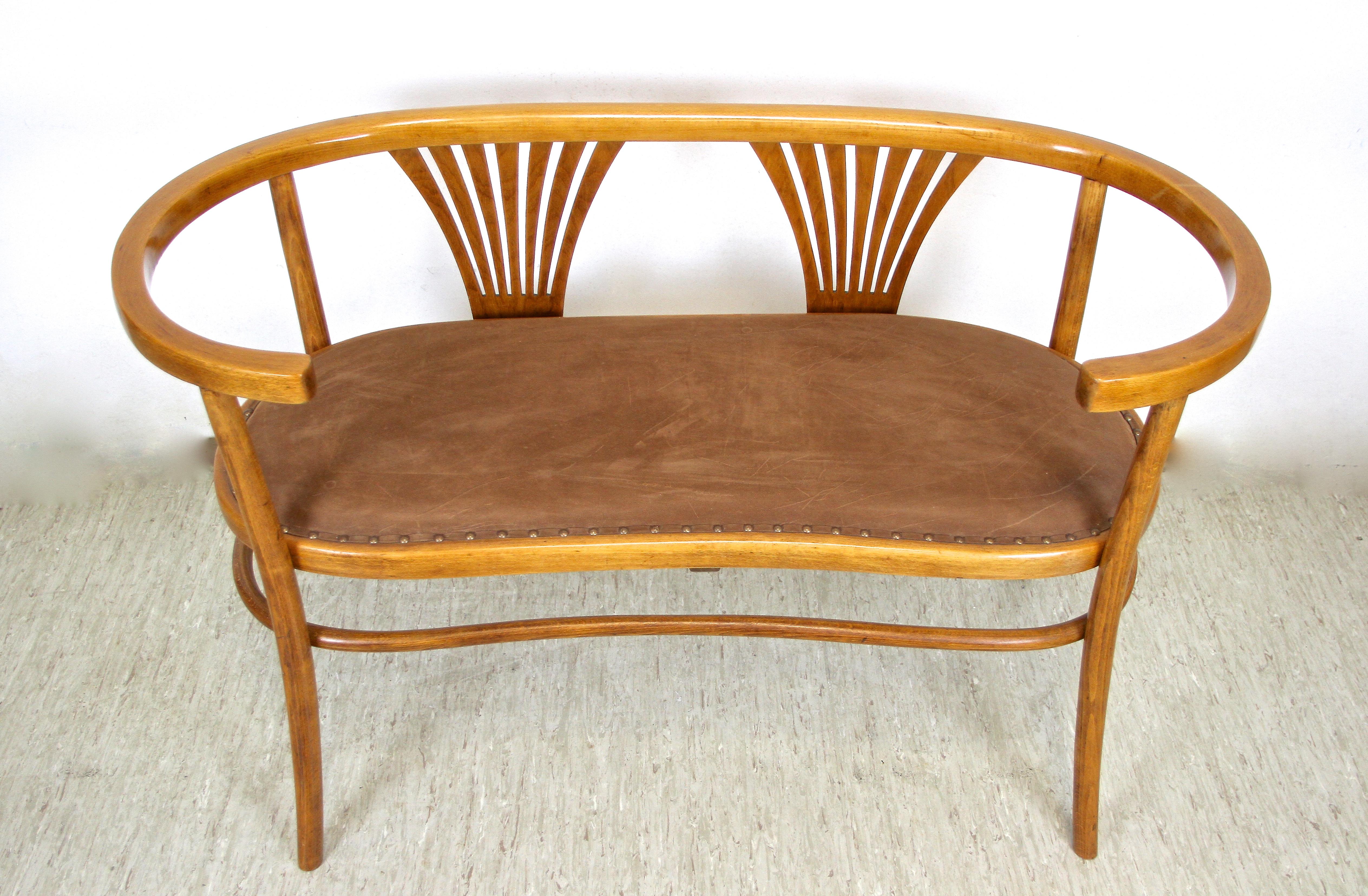 Art Nouveau Bentwood Seating Set by Brief Czechoslovakia, CZ, circa 1910 In Good Condition In Lichtenberg, AT