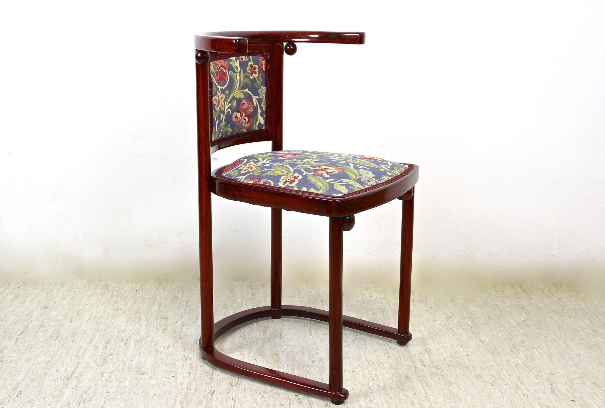 Art Nouveau Bentwood Seating Set 