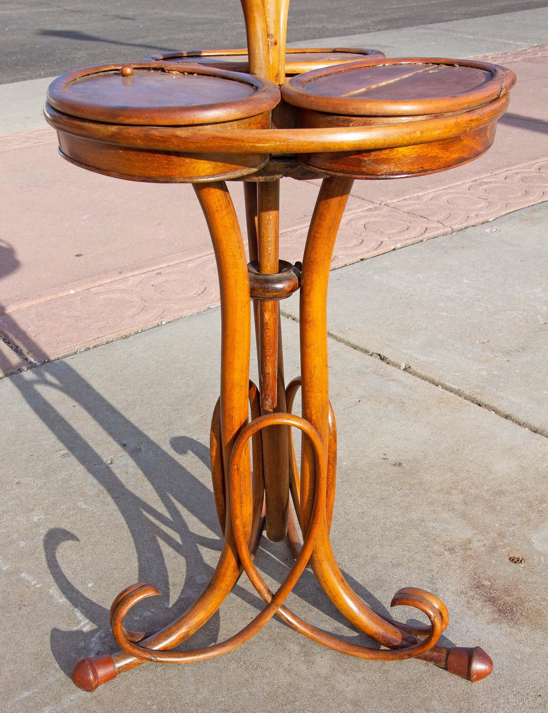 Art Nouveau Bentwood Shave Stand and Mirror In Good Condition For Sale In Rochester, NY
