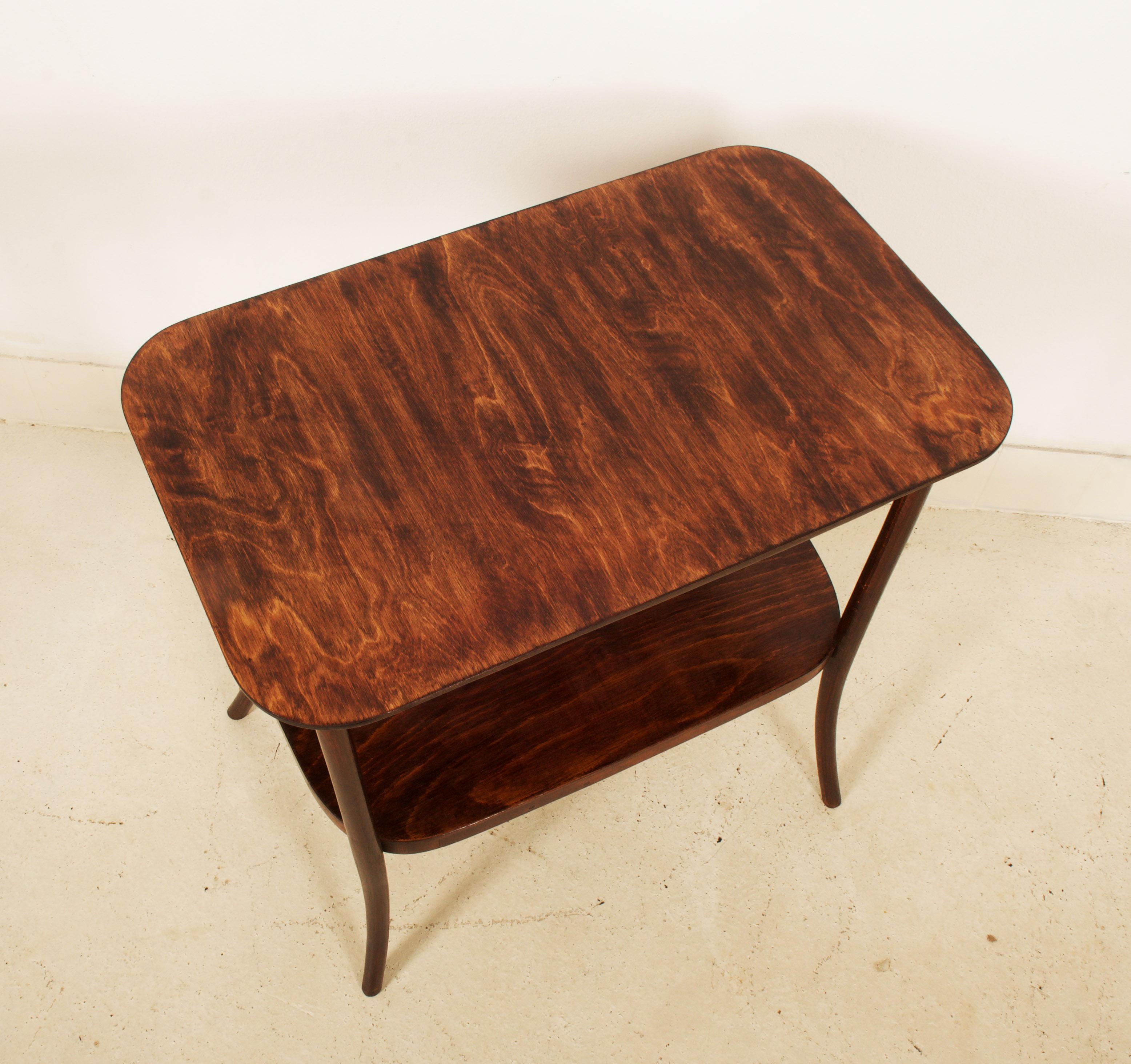 Art Nouveau Bentwood Side Table In Good Condition For Sale In Vienna, AT