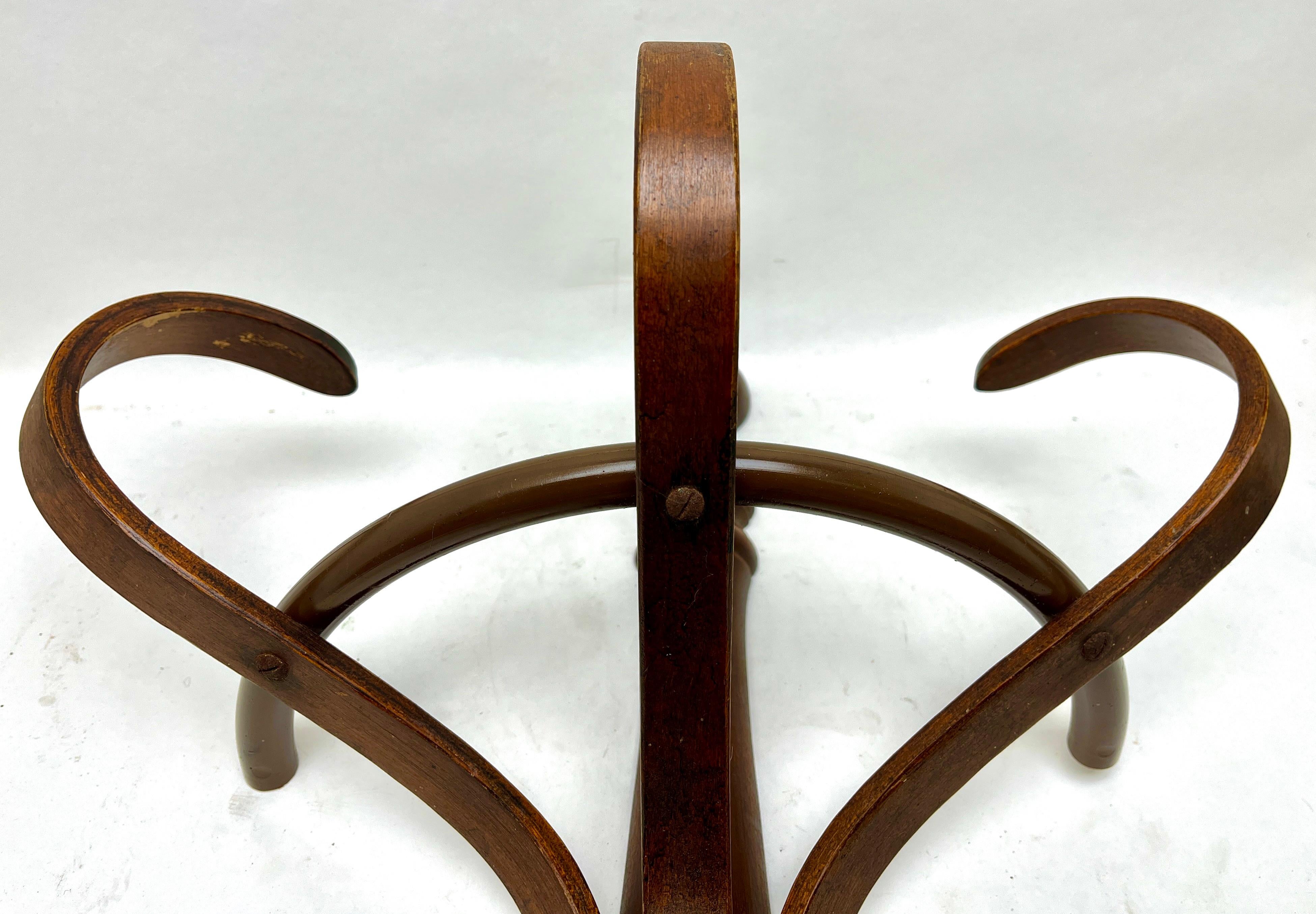 Hand-Crafted Art Nouveau Bentwood Wall Coat Rack Attributed to Thonet, Vienna, 1910s