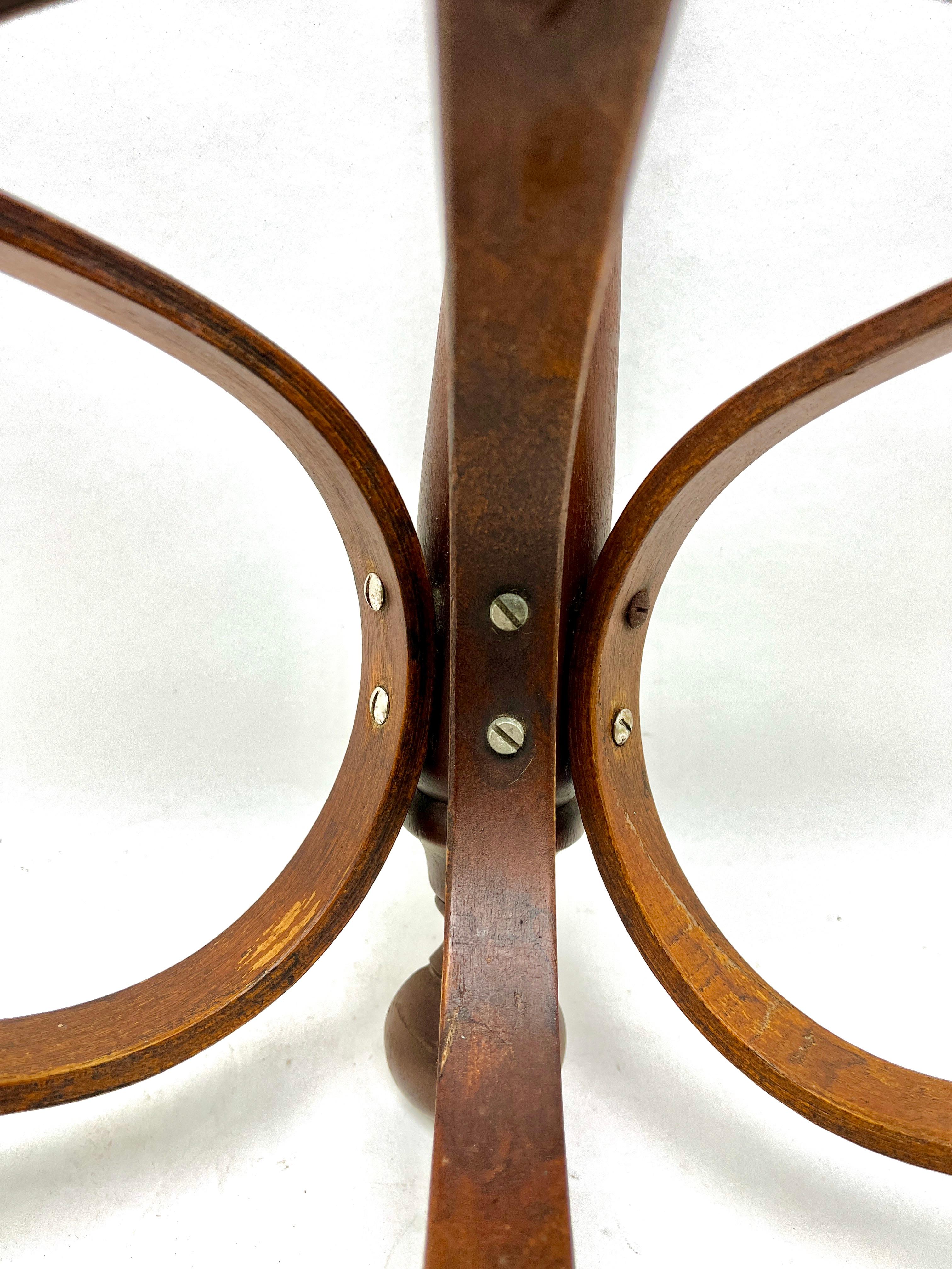 Early 20th Century Art Nouveau Bentwood Wall Coat Rack Attributed to Thonet, Vienna, 1910s