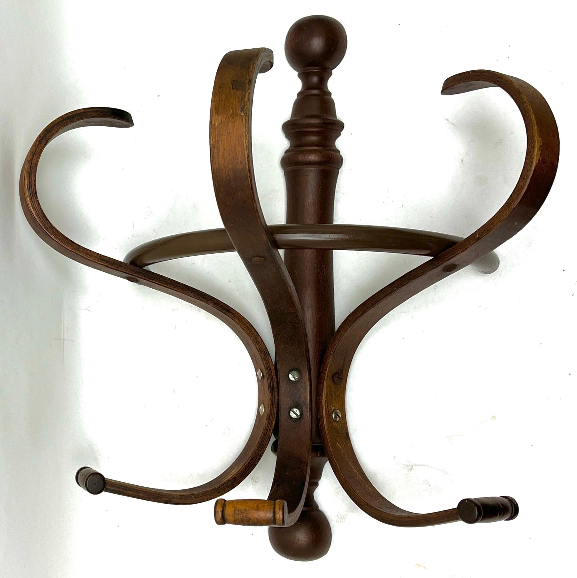 Art Nouveau Bentwood Wall Coat Rack Attributed to Thonet, Vienna, 1910s 2