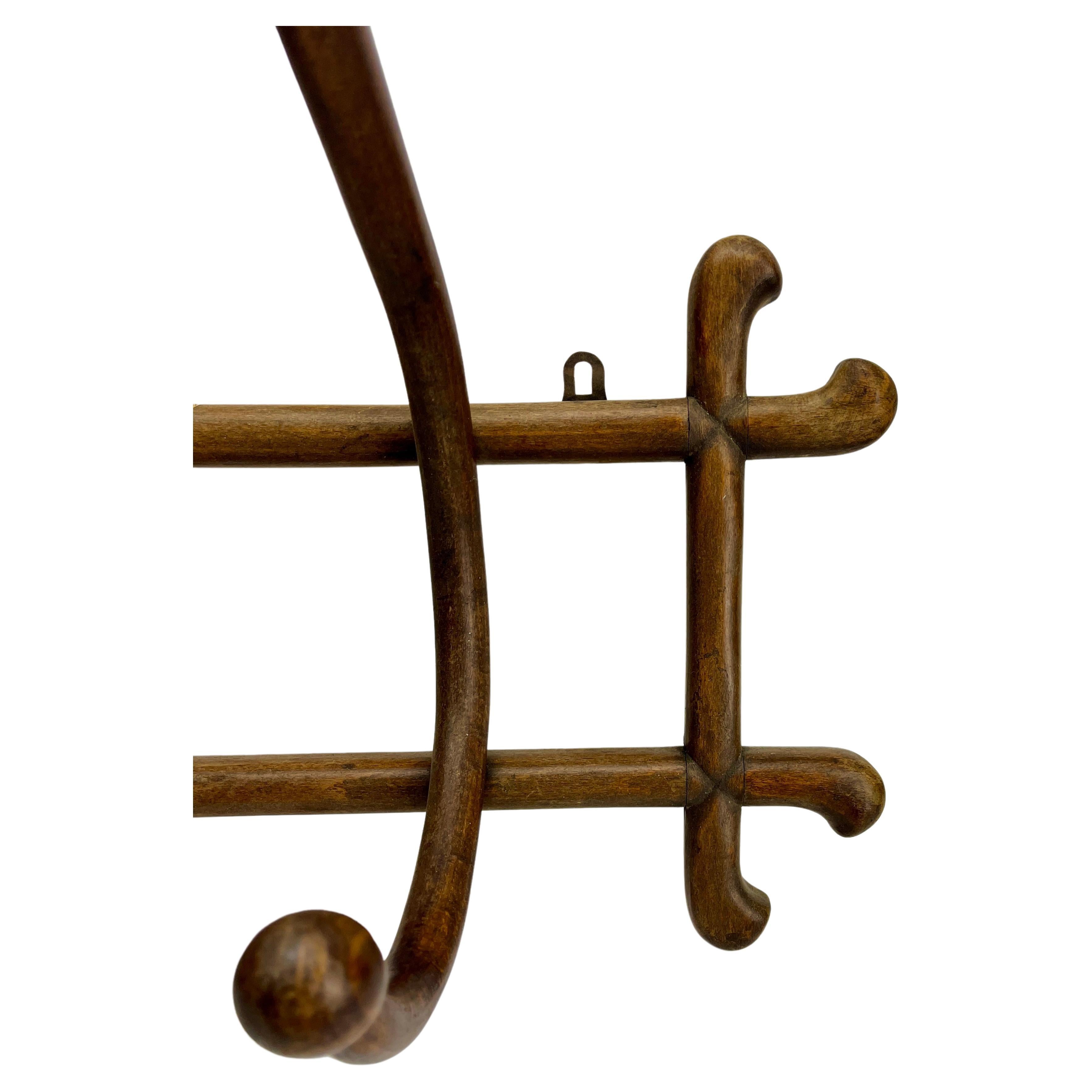 Appendiabiti da parete in legno di Bentwood Art Nouveau Thonet Vienna, 1879-1887 In condizioni buone in vendita a Verviers, BE