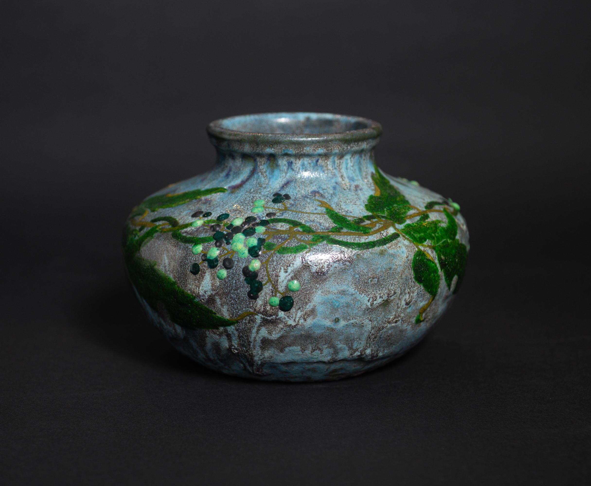 Art Nouveau Vaso HENRY e viti in stile liberty di Charles Robalbhen in vendita