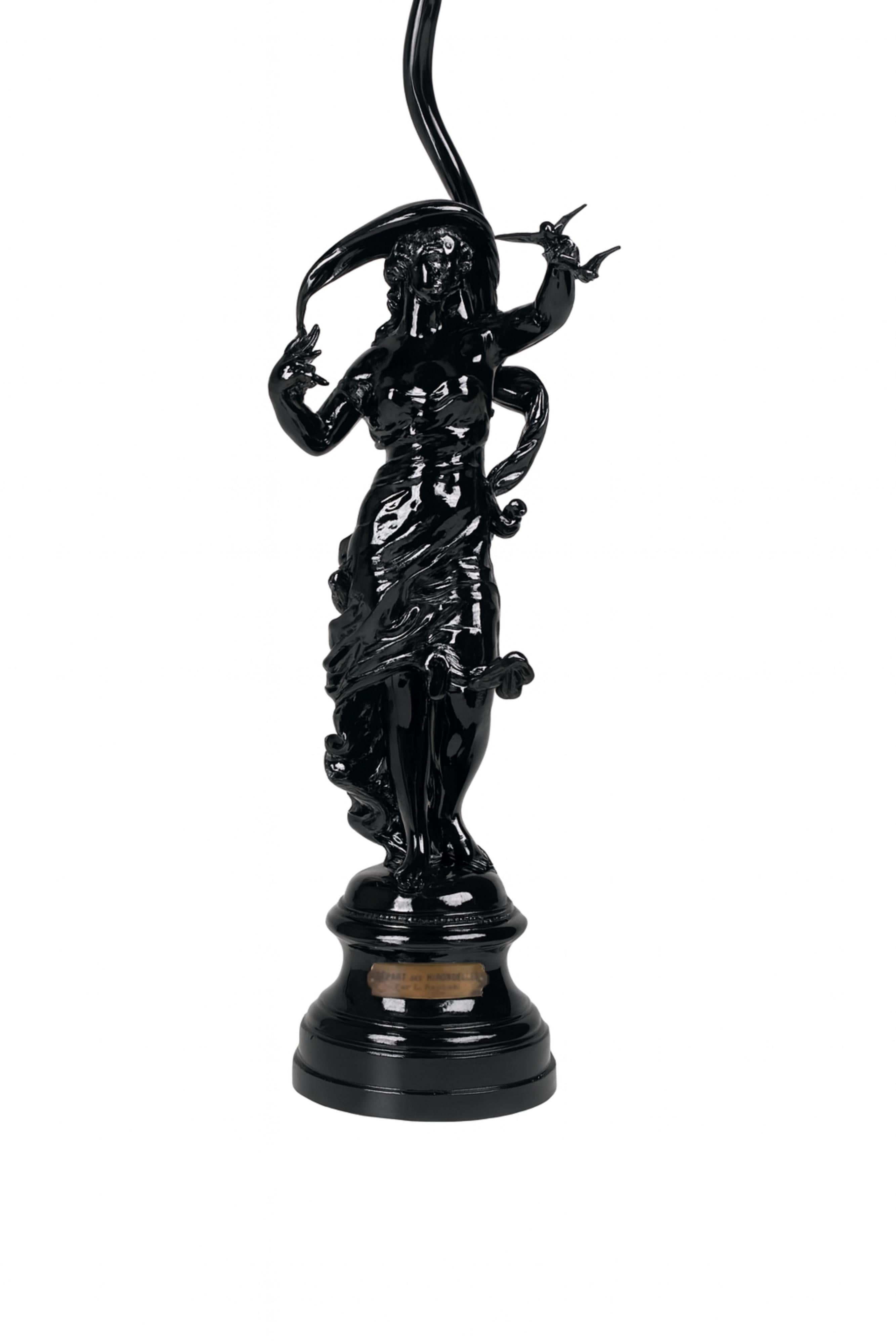 Art nouveau Art Nouveau Black Lacquer Table Lamp With Cameo Tulips, 20th Century en vente