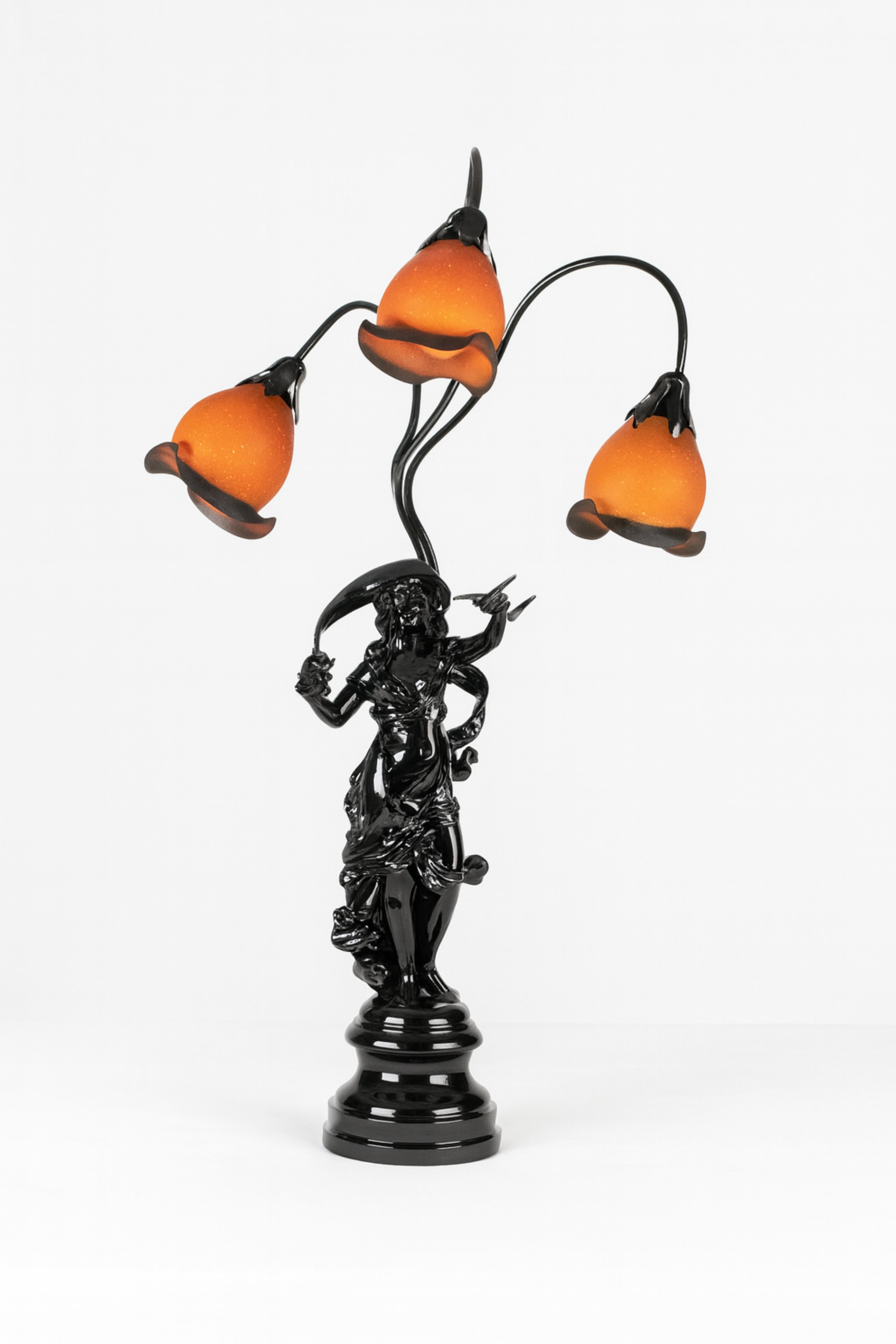 20ième siècle Art Nouveau Black Lacquer Table Lamp With Cameo Tulips, 20th Century en vente