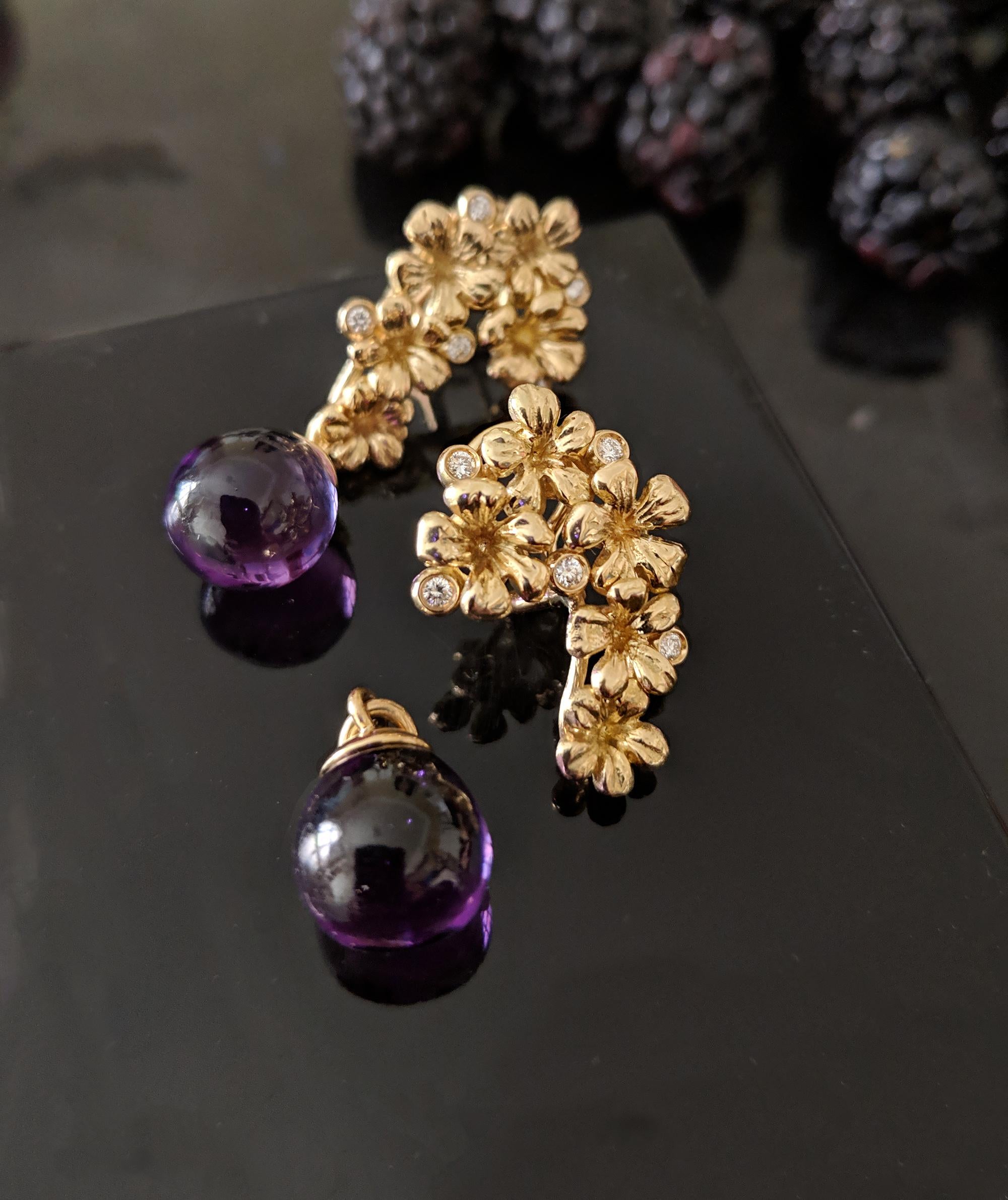 Boucles d'oreilles cocktail fleurs de style moderne en or jaune 18 carats avec diamants Pour femmes en vente