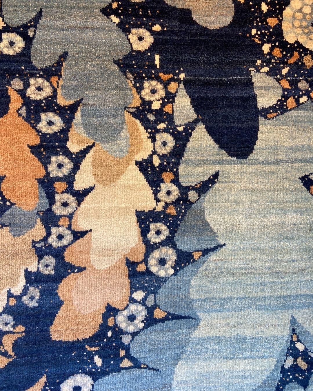Tintura vegetale Tappeto persiano annodato a mano in lana blu, rame e avorio Art Nouveau, 9' x 12' in vendita