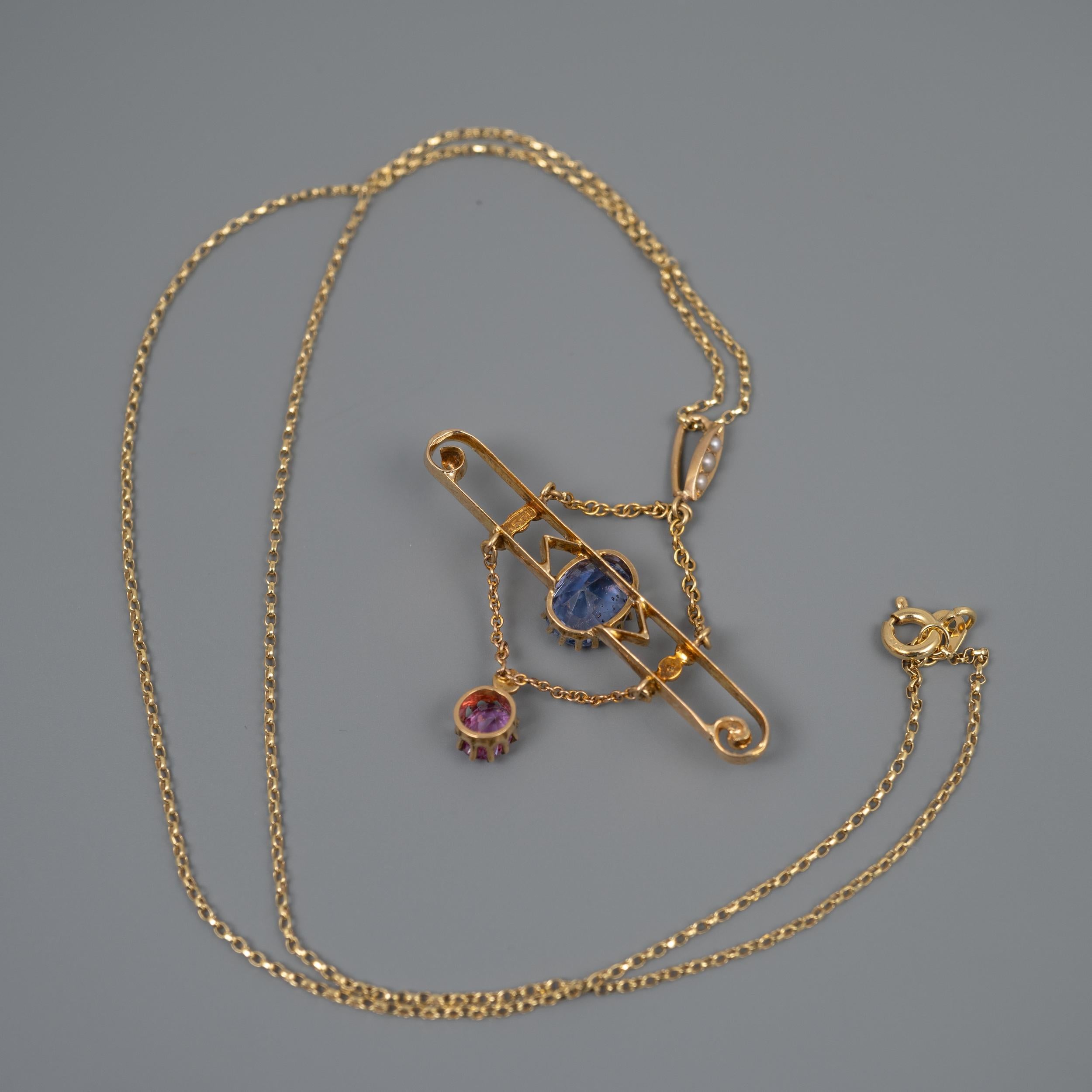 Art Nouveau Blue and Pink Sapphire Pearl Pendant Necklace 15 Carat Yellow Gold For Sale 1
