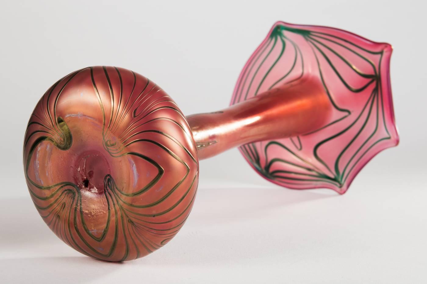 Art Nouveau Bohemian Glass Vase with Spiral Melting by Kralik In Excellent Condition For Sale In Vienna, AT