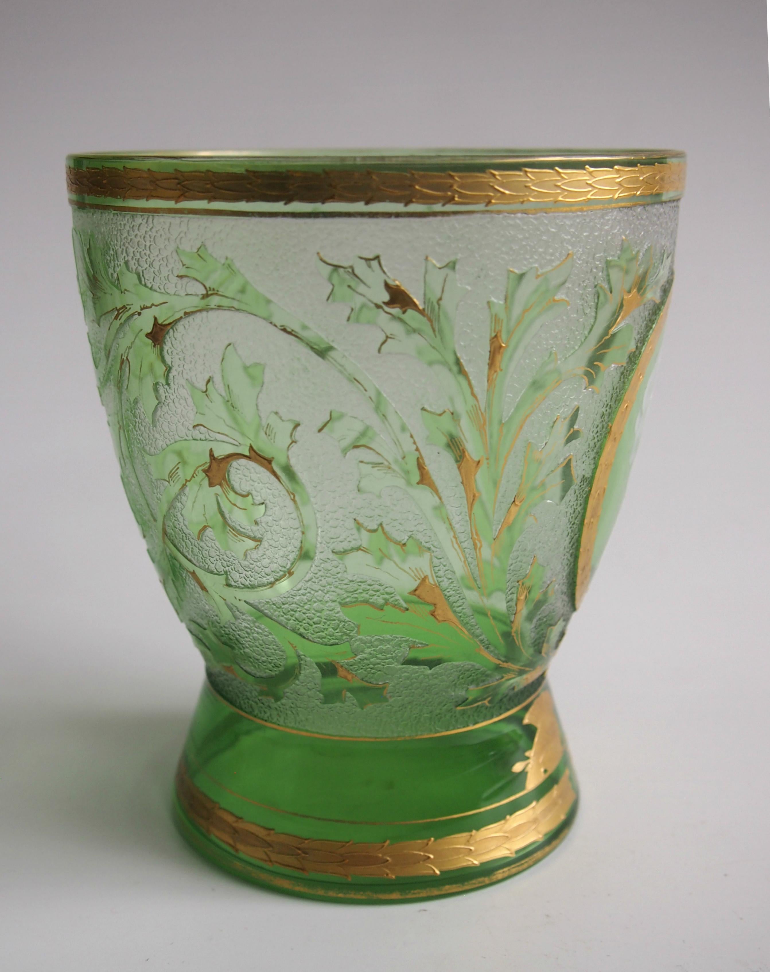 Vaso in vetro con cammeo in stile Art Nouveau Bohemien 
