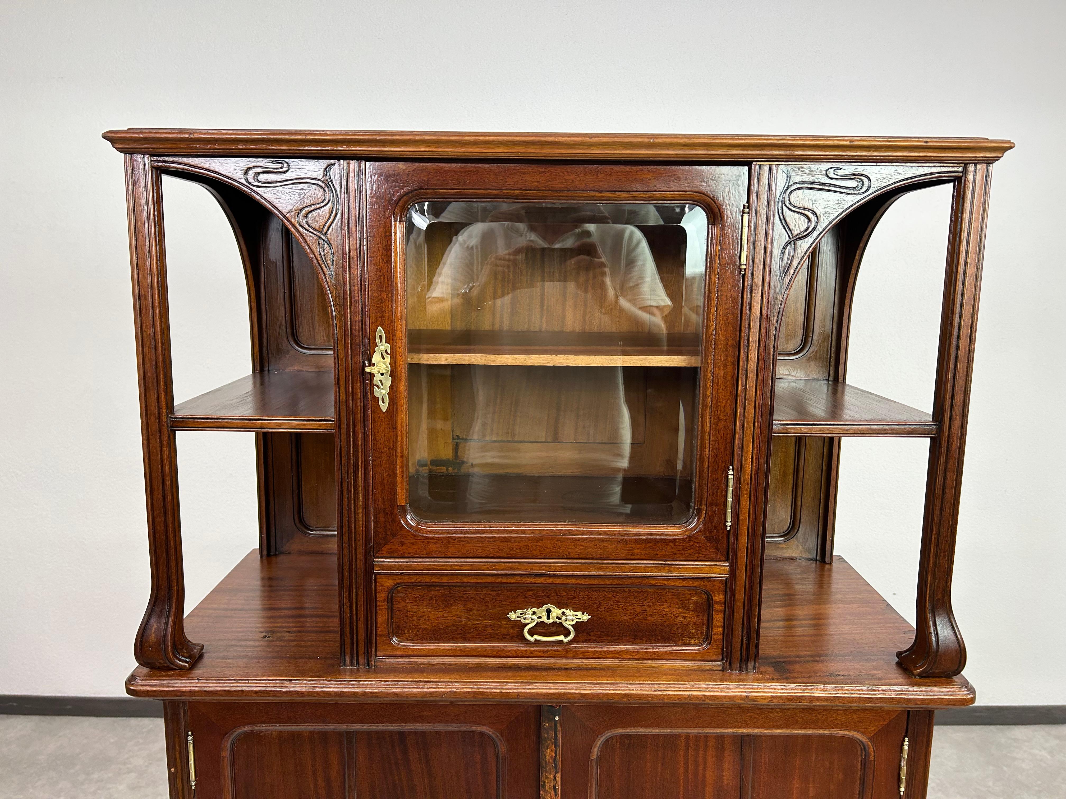 Art nouveau bookcase In condizioni ottime in vendita a Banská Štiavnica, SK