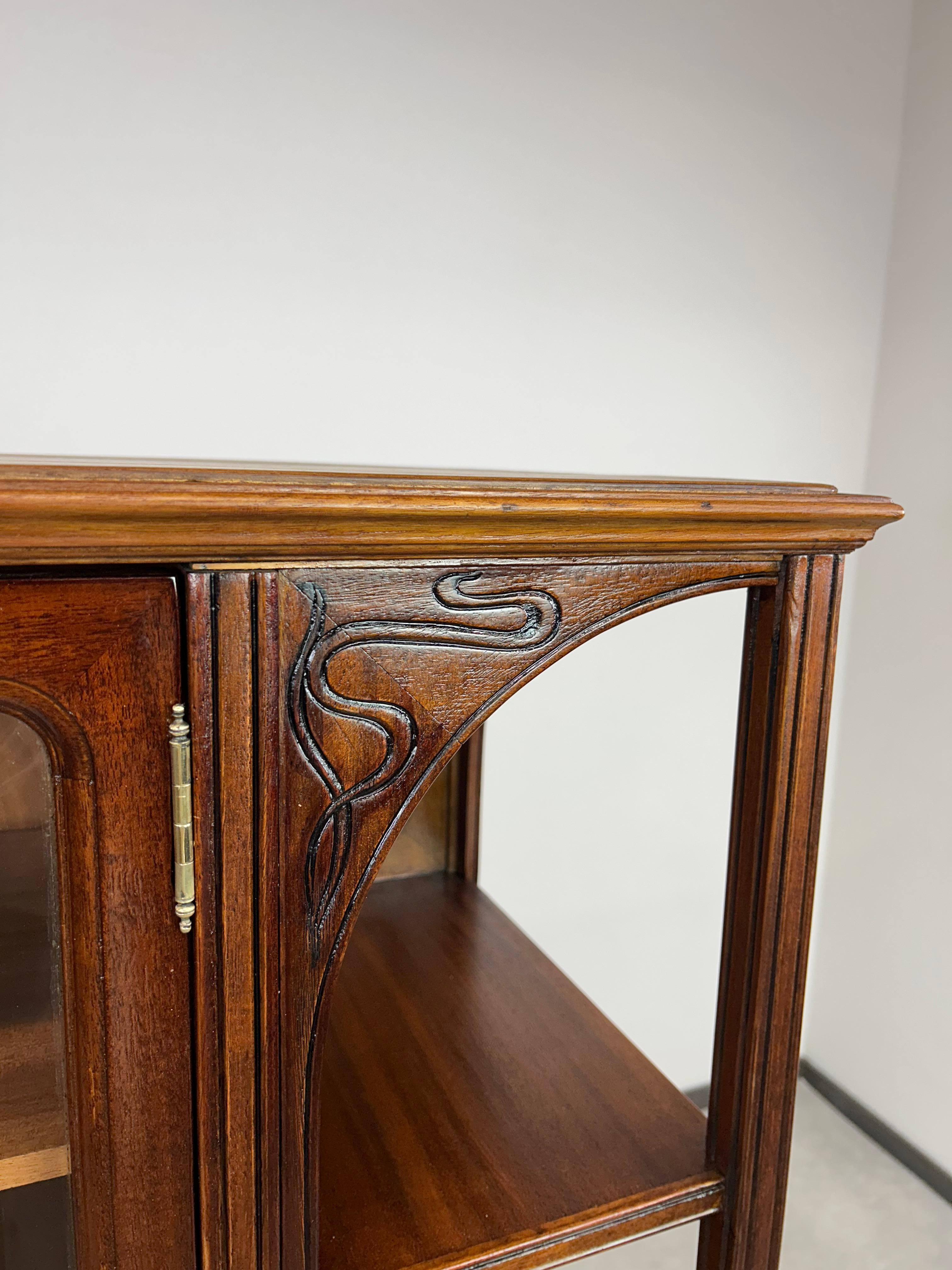 Ottone Art nouveau bookcase in vendita