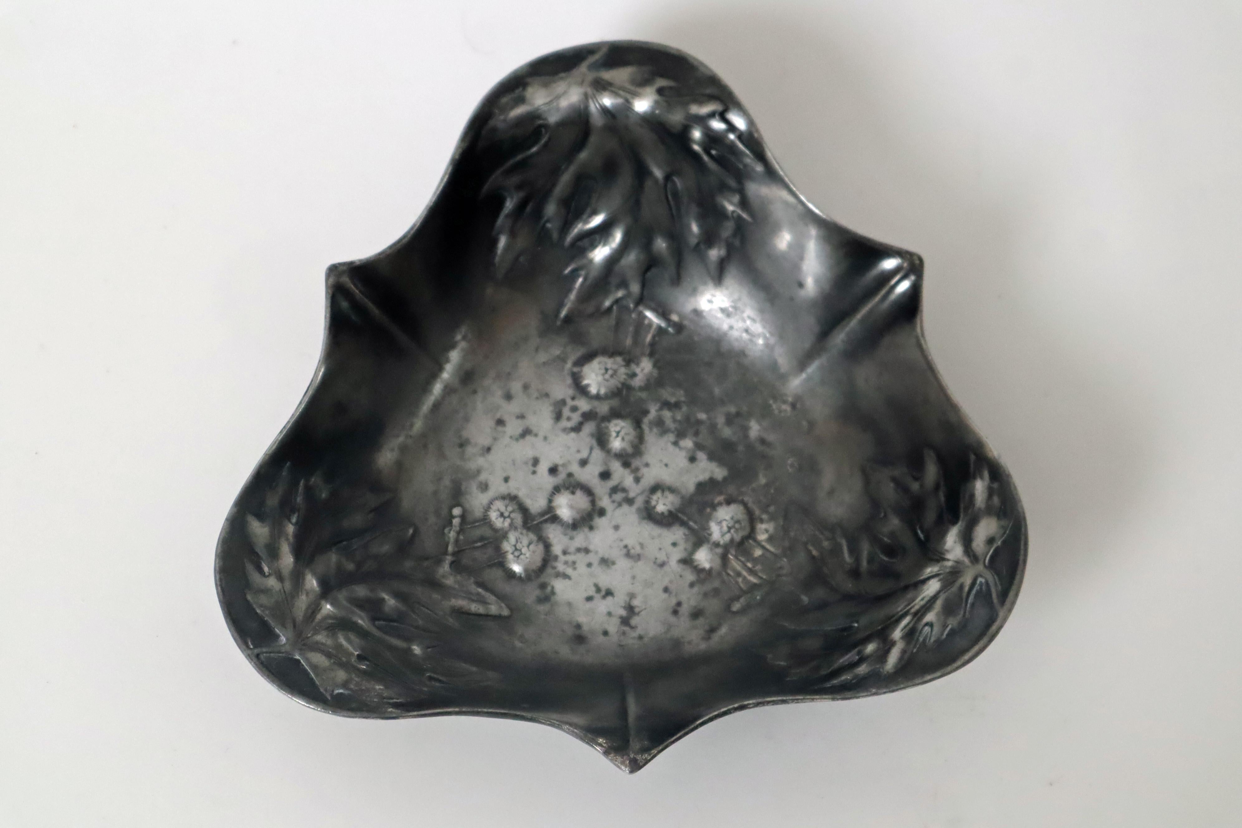 Danois Bol Art nouveau avec chardons et feuilles par Bing & Gröndahl, Danemark en vente