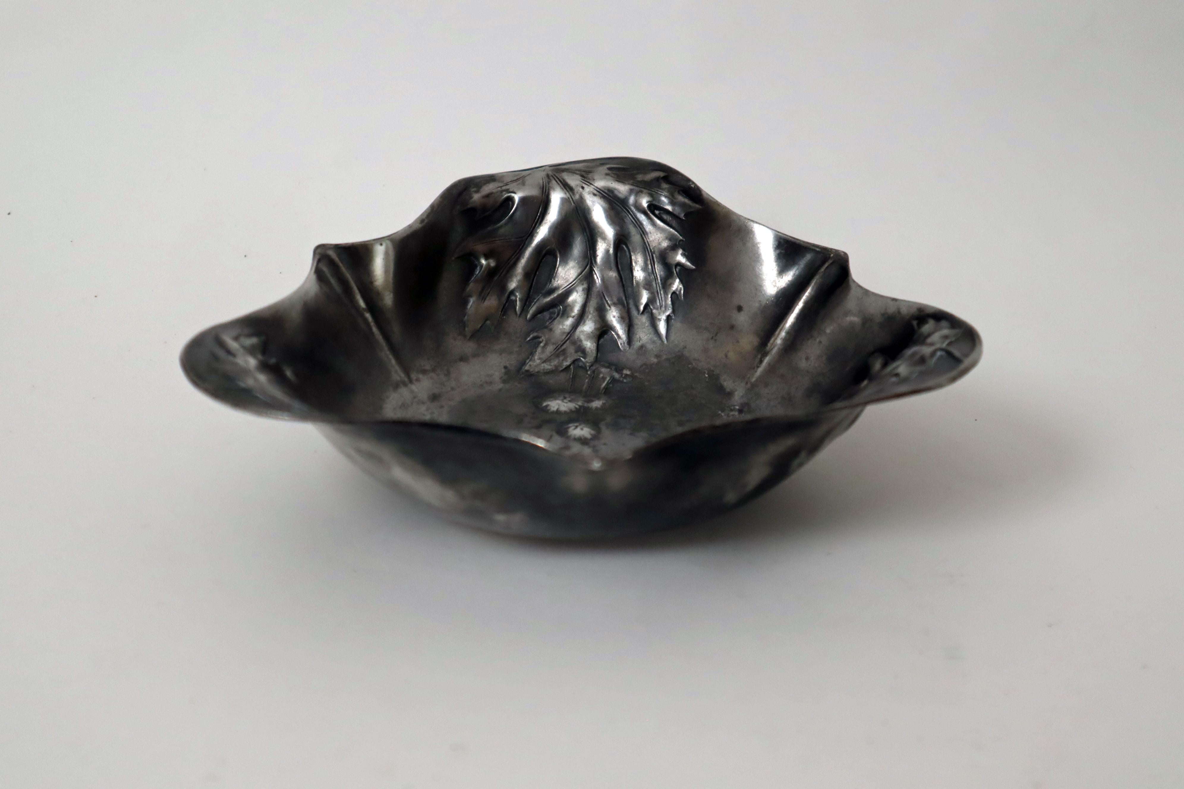 Bol Art nouveau avec chardons et feuilles par Bing & Gröndahl, Danemark État moyen - En vente à Hannover, DE