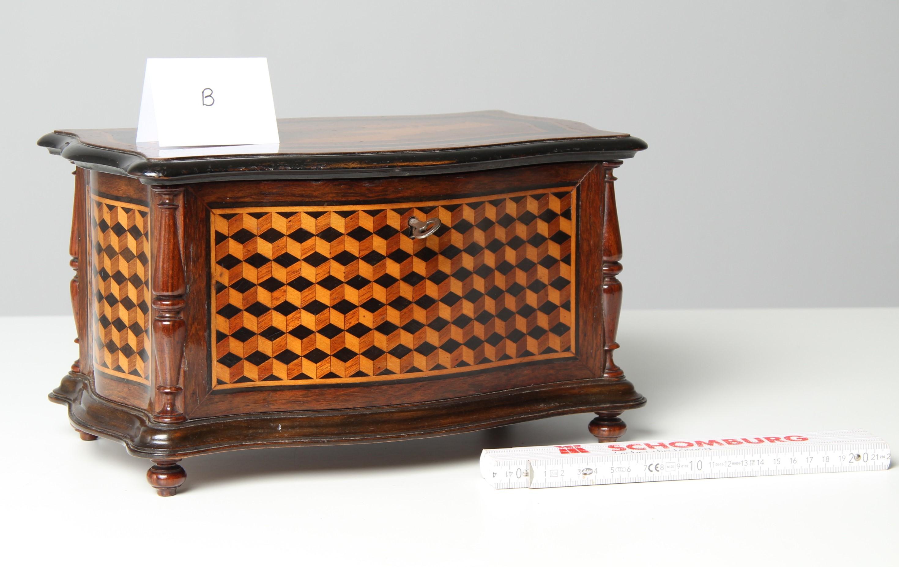 Caja Art Nouveau con marquetería, Alemania, fechada en 1906 en venta 6
