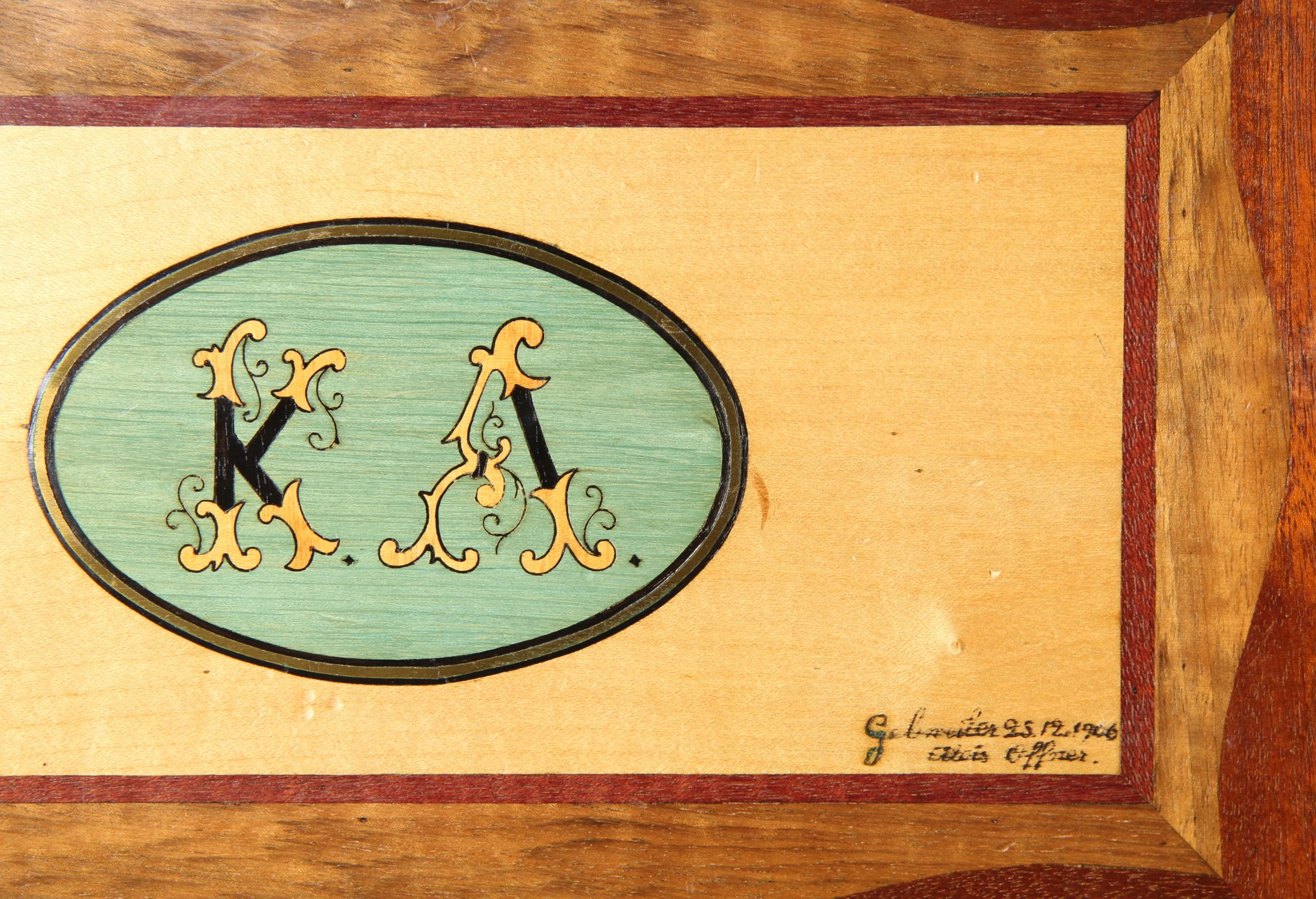 Caja Art Nouveau con marquetería, Alemania, fechada en 1906 Madera en venta