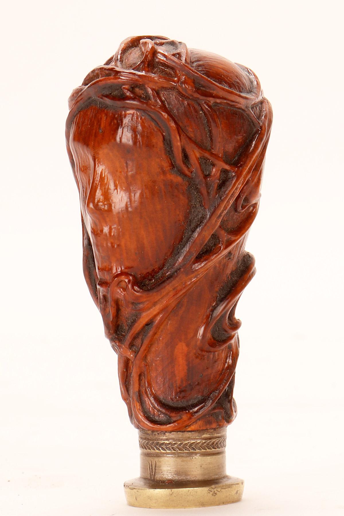 Italian Art Nouveau boxwood seal: a veiled woman’s face, Italy end of 19th century. For Sale