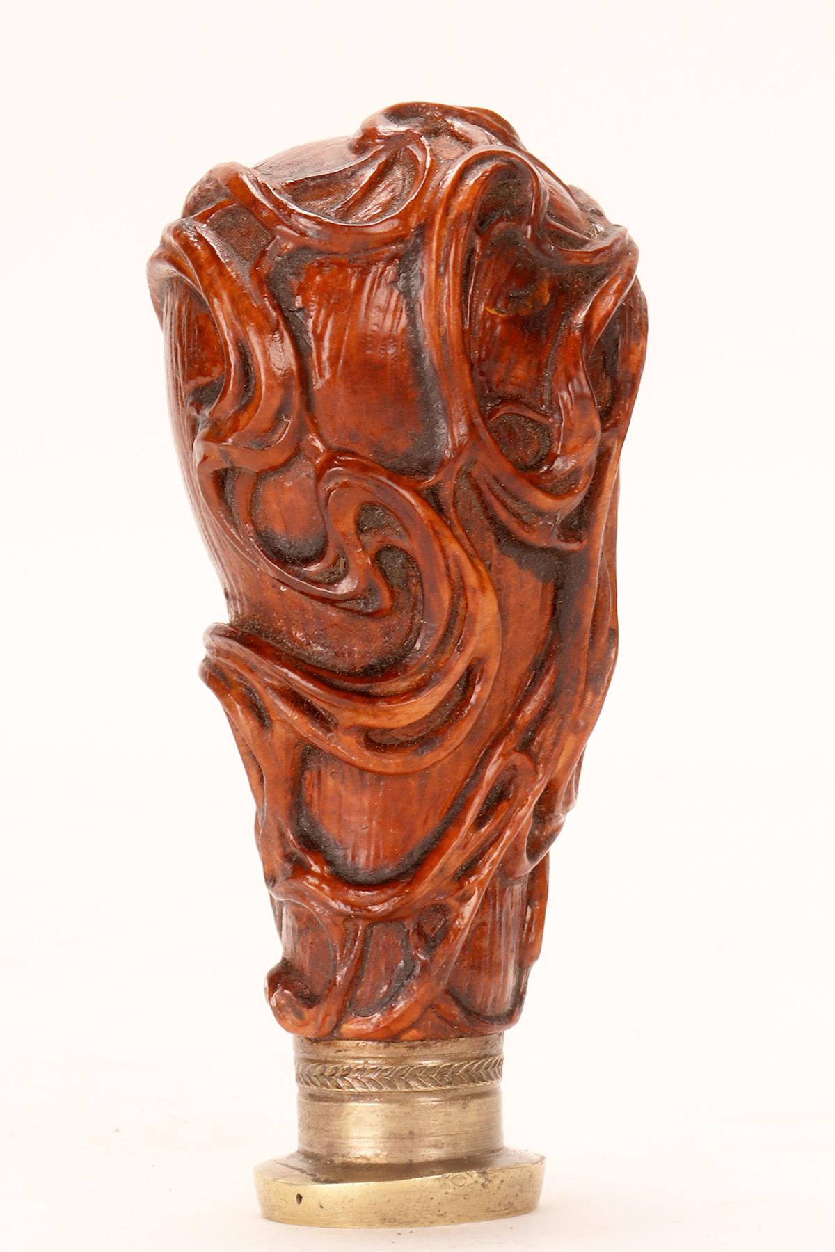 20th Century Art Nouveau boxwood seal: a veiled woman’s face, Italy end of 19th century. For Sale