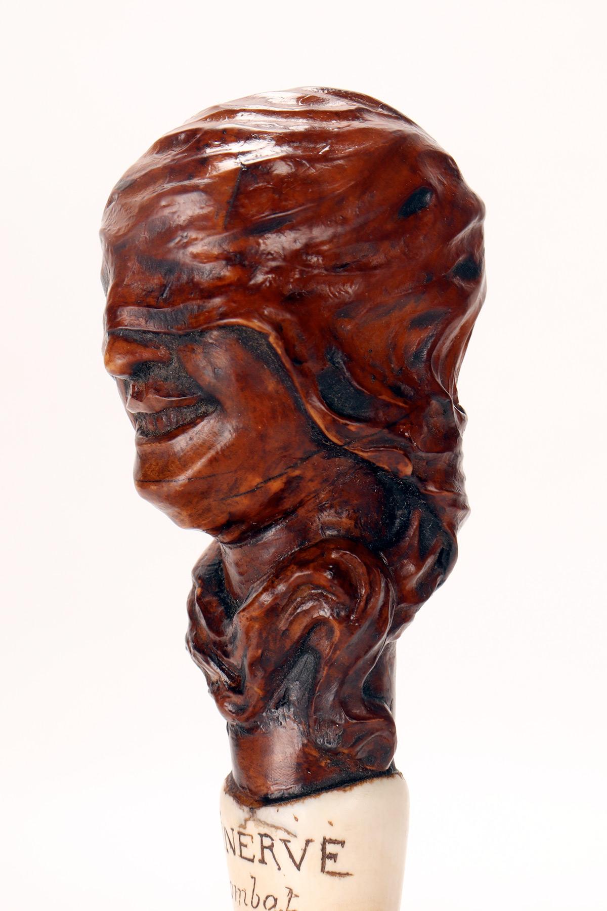 Francese Fischietto Art Nouveau in legno di bosso raffigurante un volto sorridente, Francia, fine XIX secolo in vendita