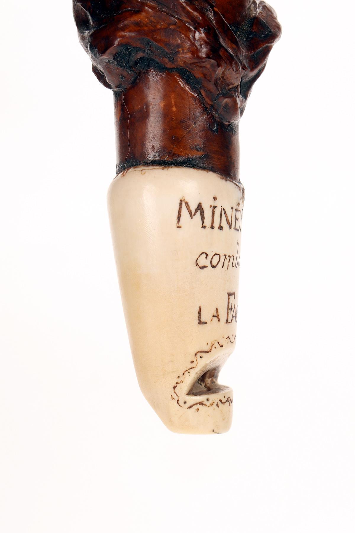 Fischietto Art Nouveau in legno di bosso raffigurante un volto sorridente, Francia, fine XIX secolo in vendita 4