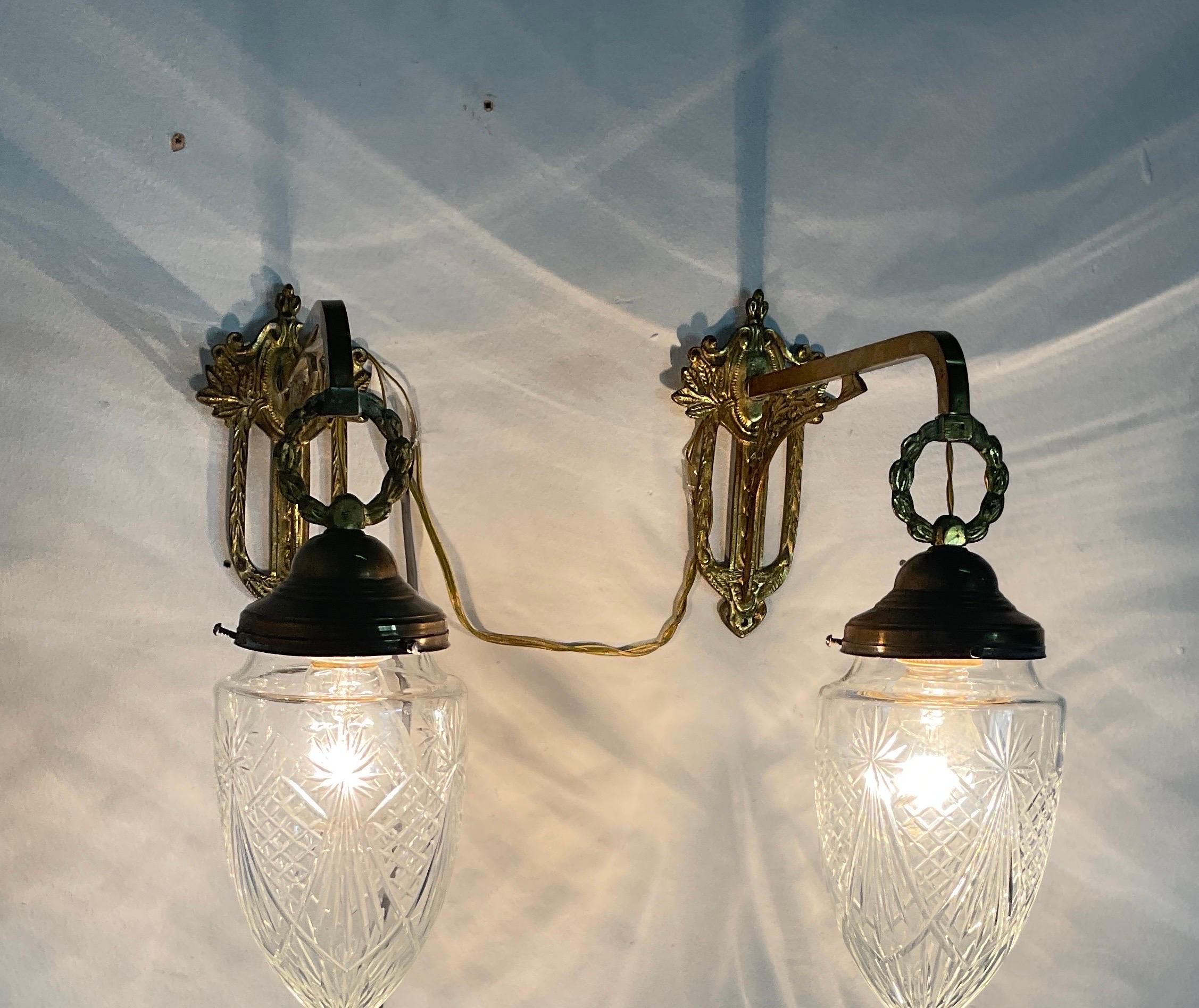 Italian Art Nouveau brass 1950s wall light