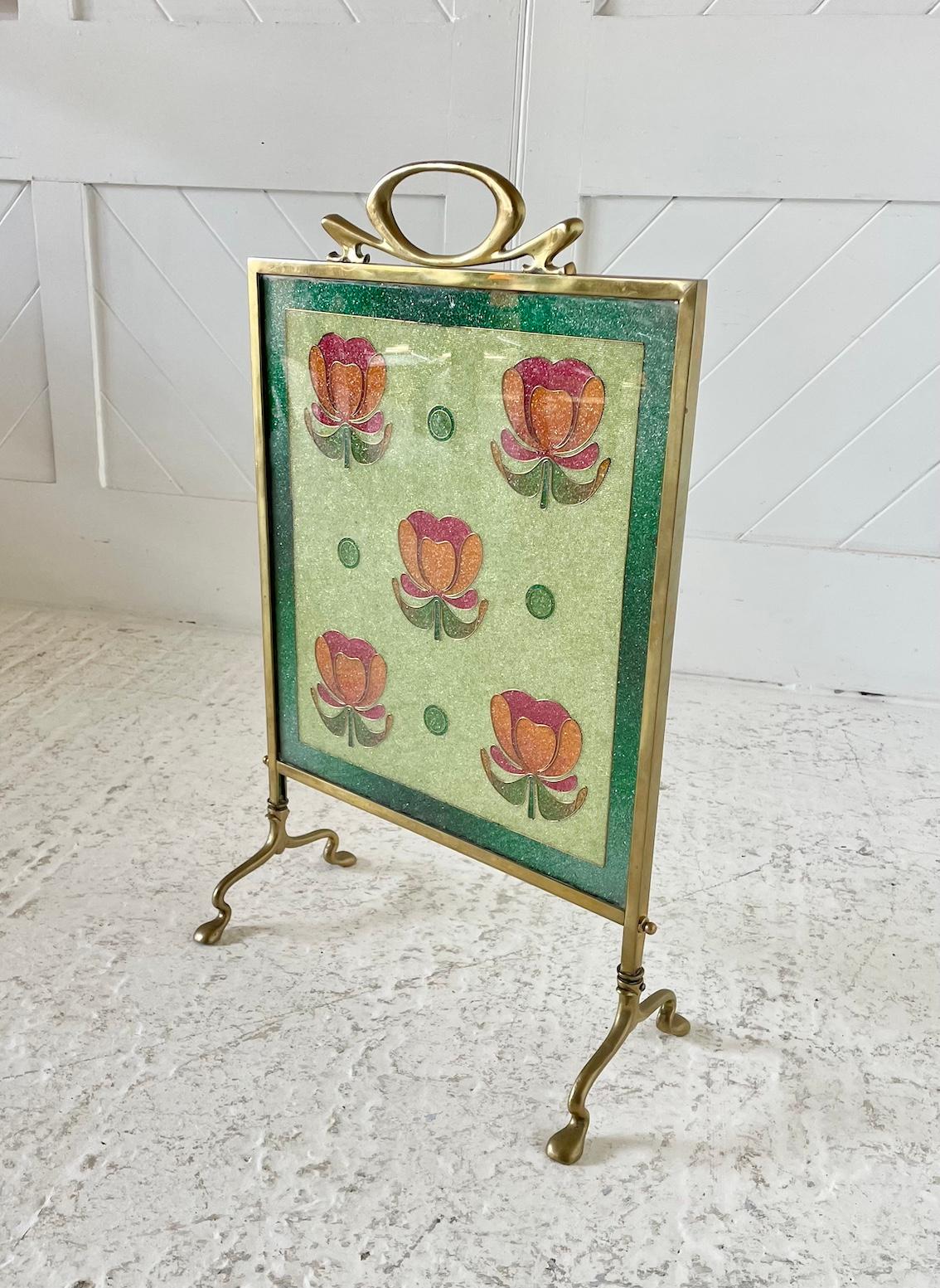 Art Nouveau Messing und Glasperlen Kaminschirm im Zustand „Gut“ in Petworth, GB