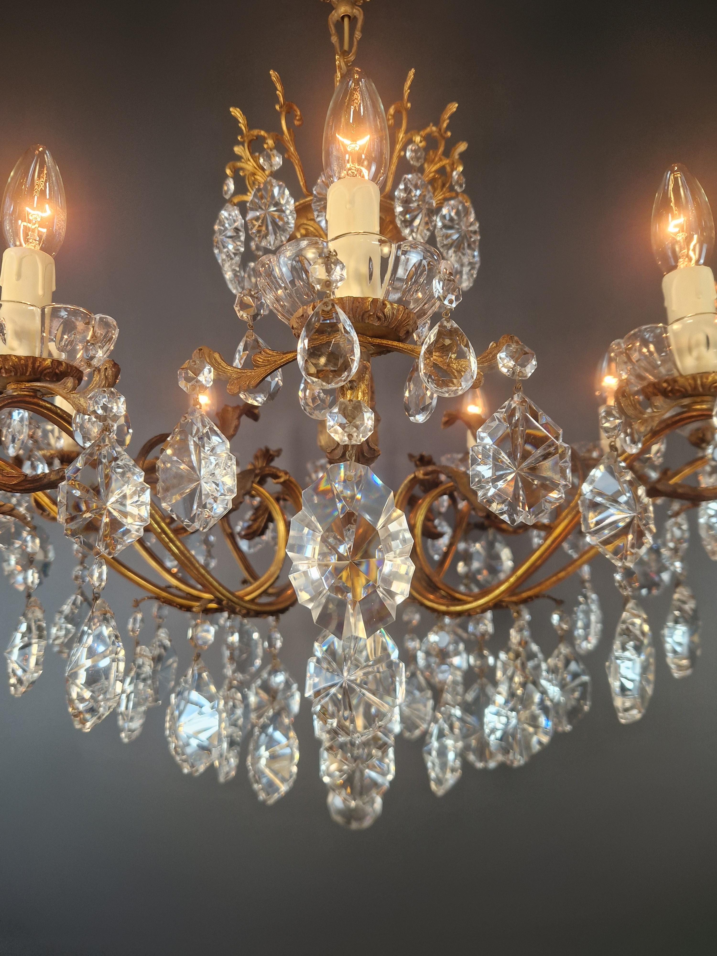 italien Lustre Art Nouveau en laiton et cristal avec feuillage doré Antique en vente