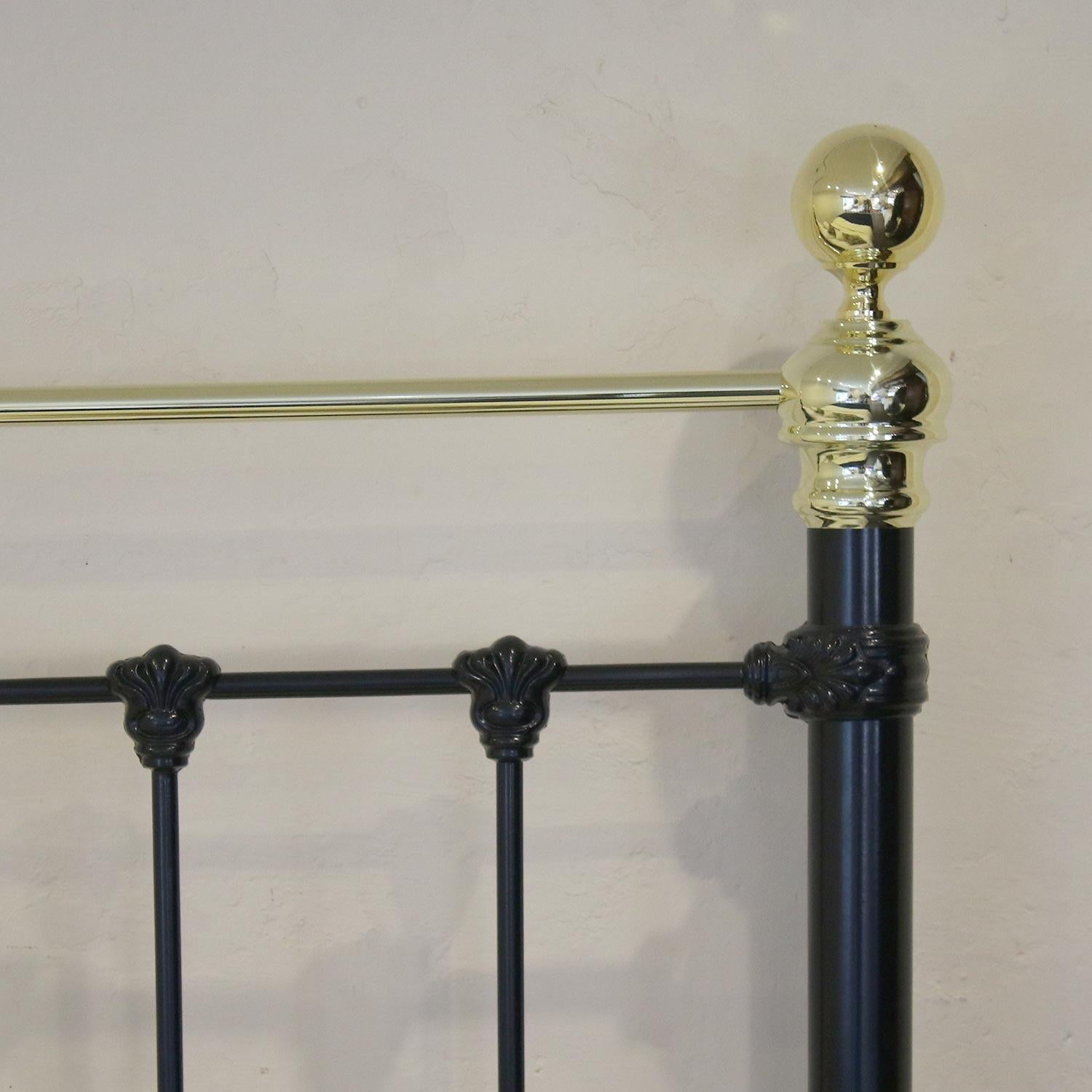 Art Nouveau Brass and Iron Bed MK152 2