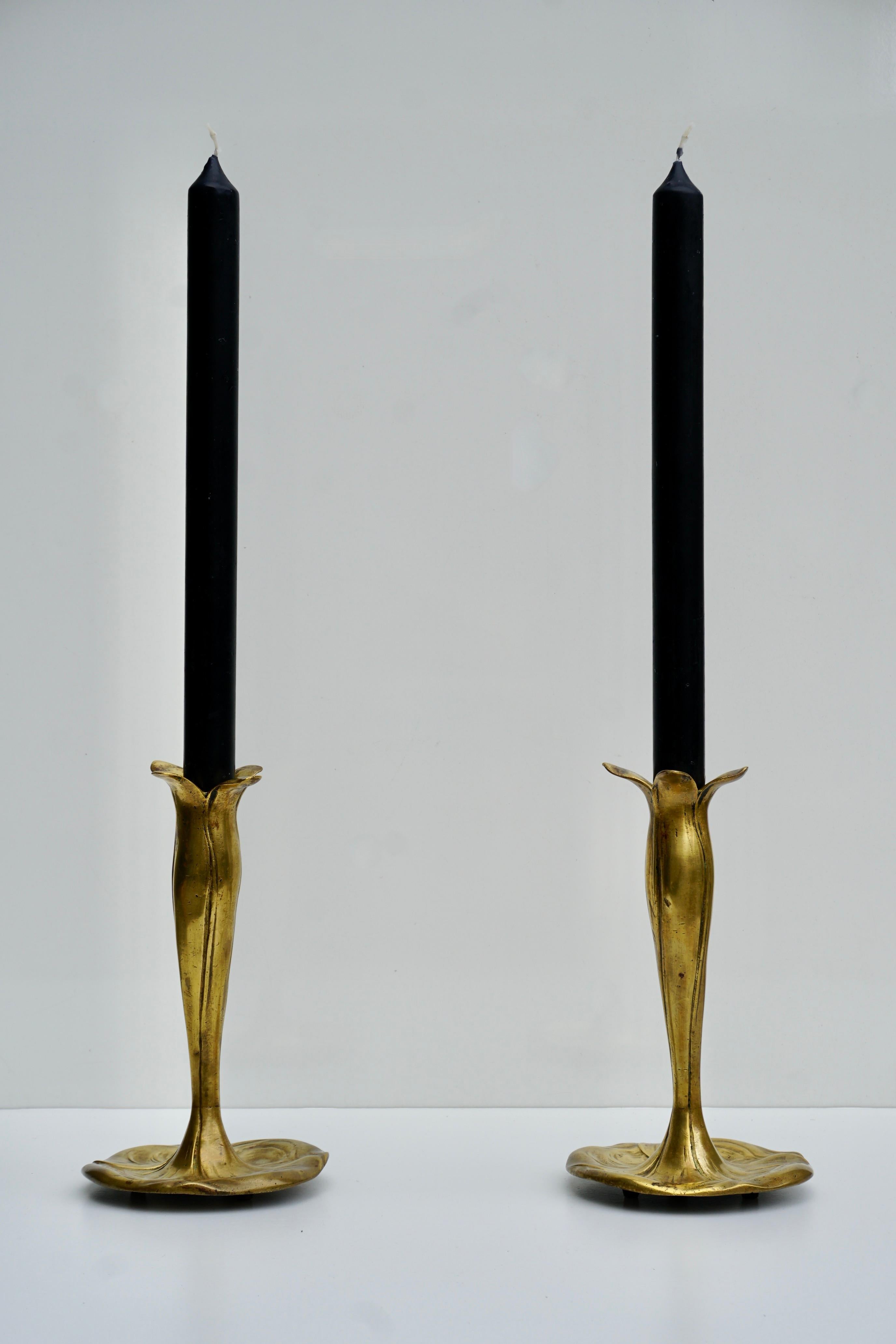 Art Nouveau Brass Candlesticks with Floral Design, 1900 In Good Condition For Sale In Antwerp, BE