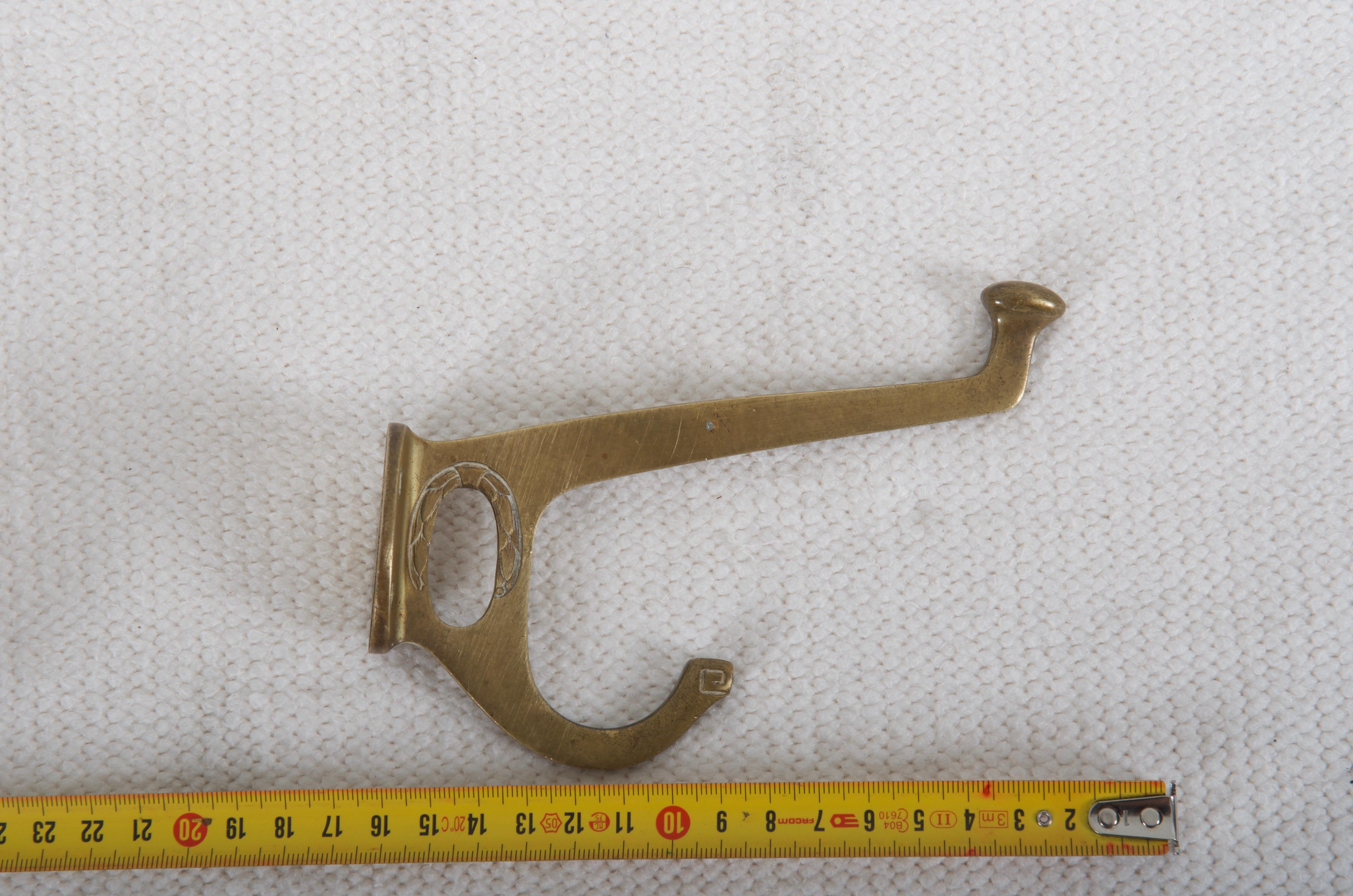 Art Nouveau Brass Coat Hook In Good Condition For Sale In Vienna, AT