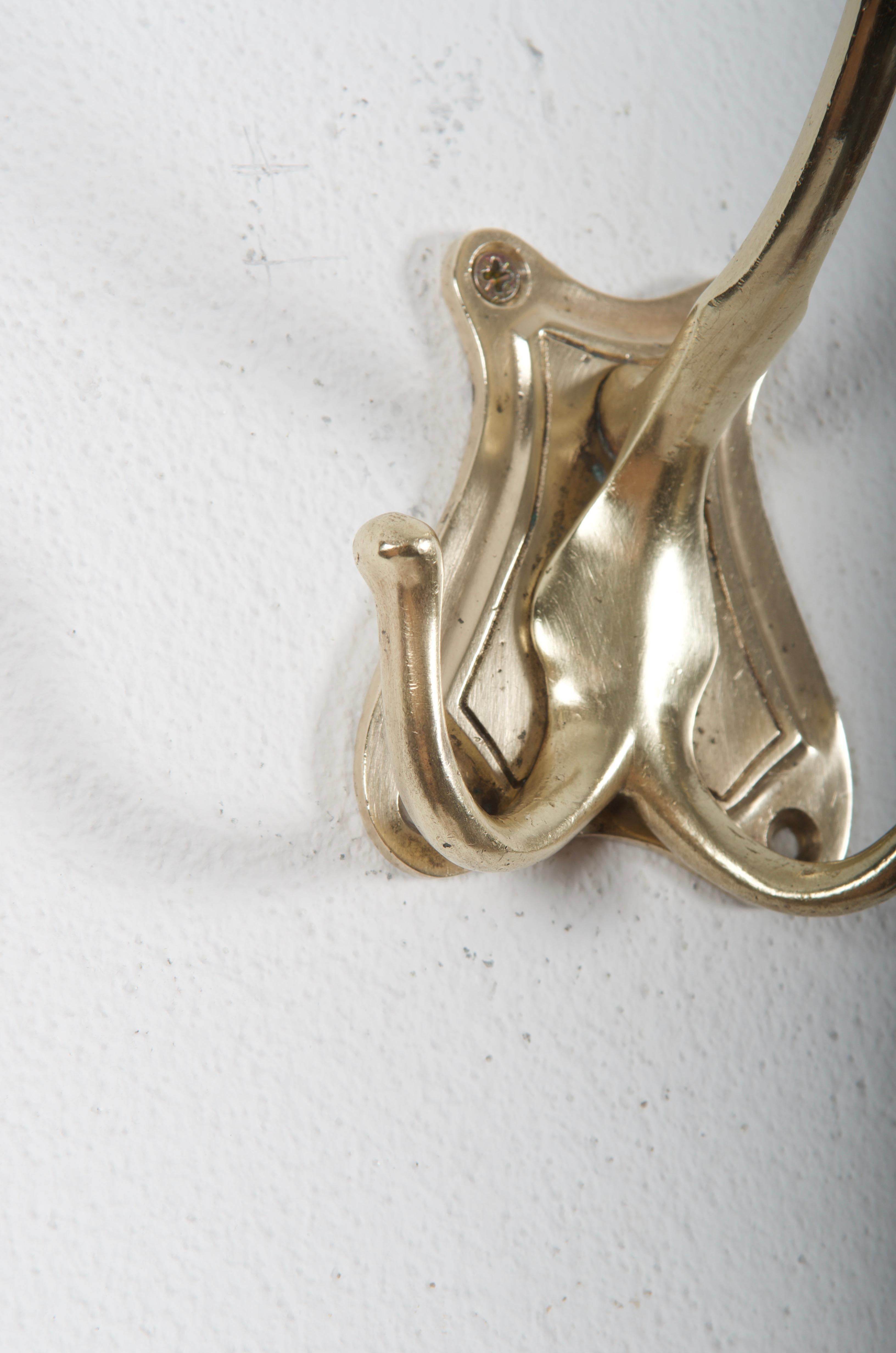 Art Nouveau Brass Coat Hook In Good Condition For Sale In Vienna, AT