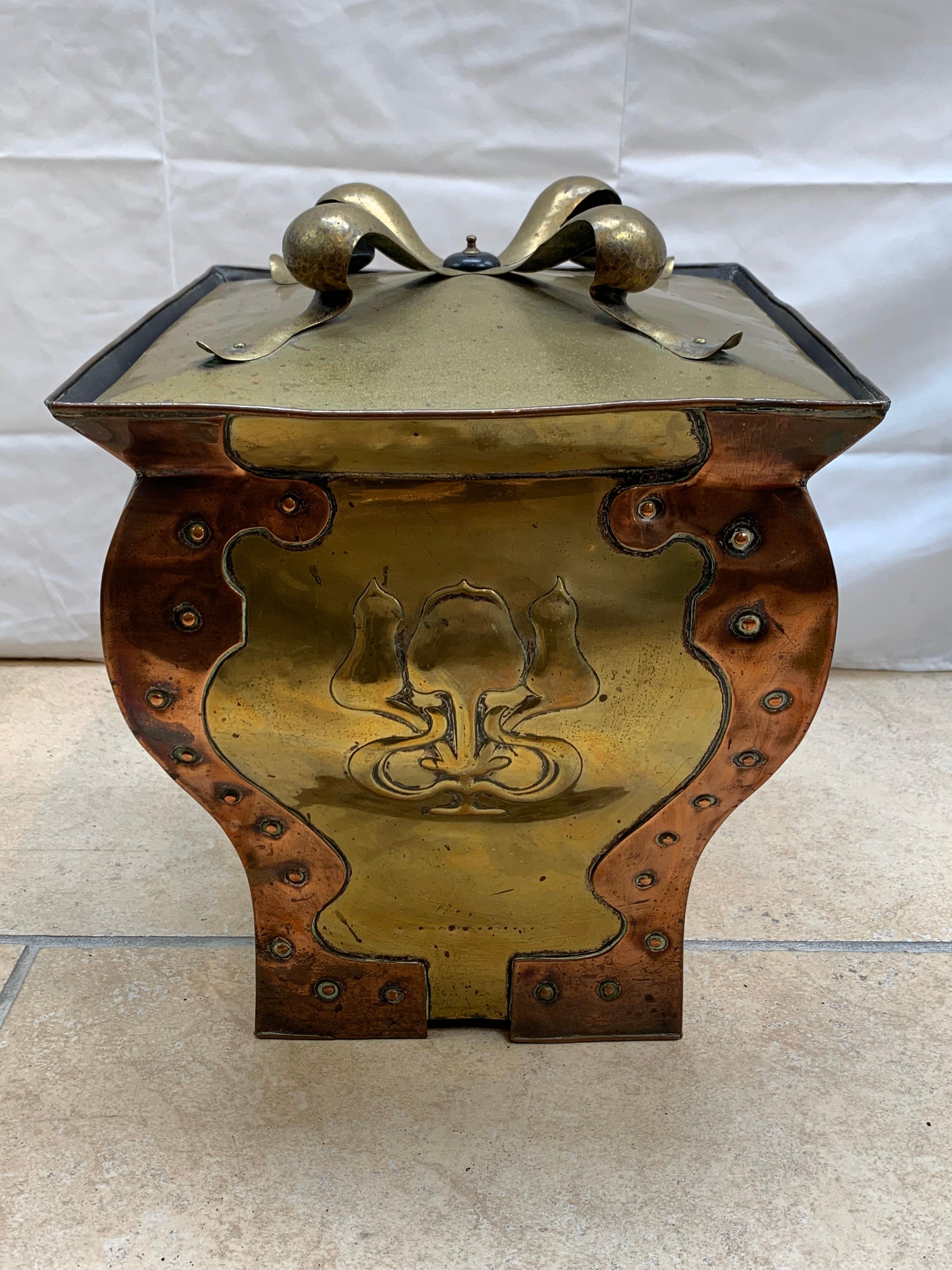 English Art Nouveau Brass and Copper Coal Bucket For Sale