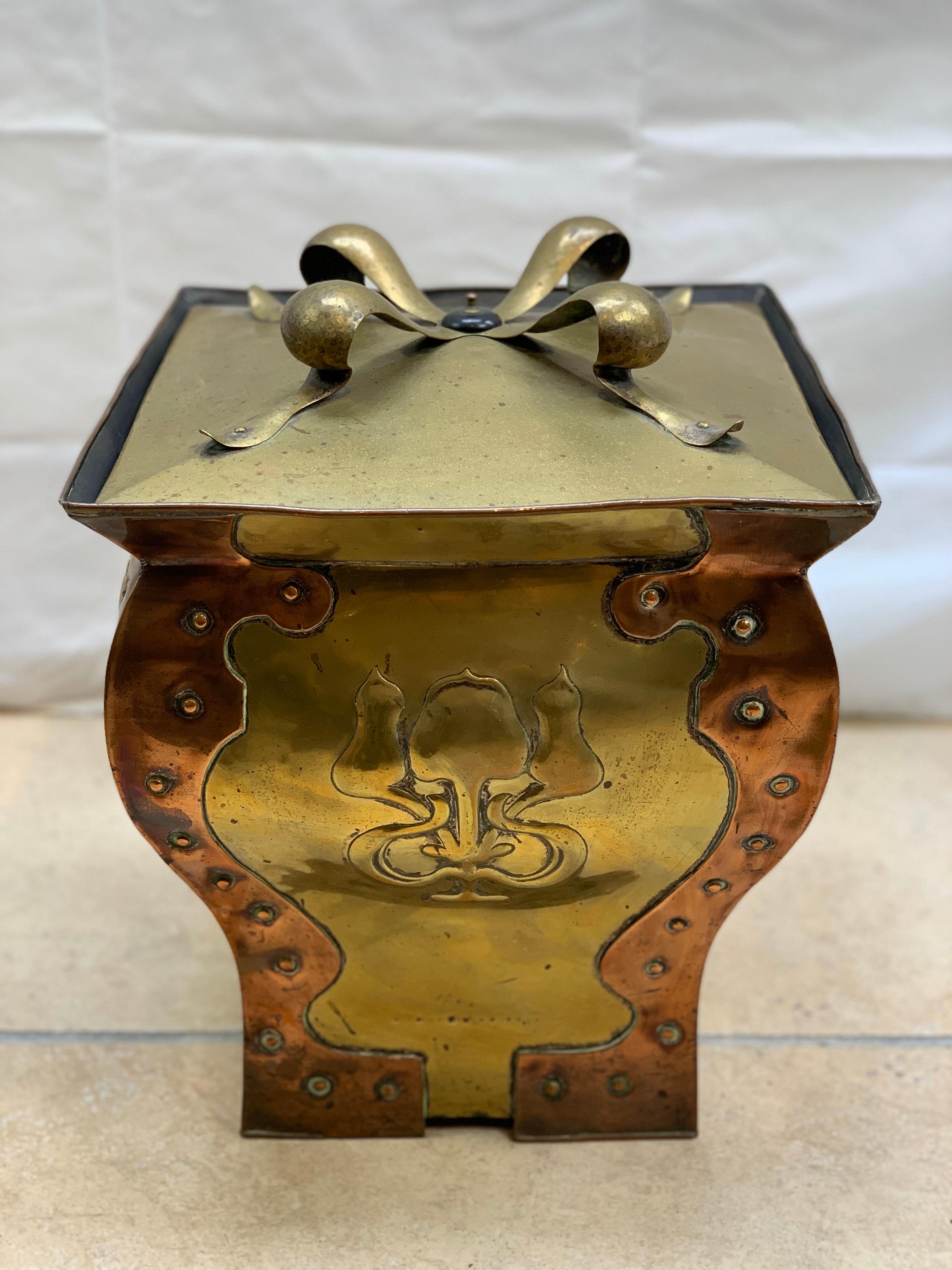 20th Century Art Nouveau Brass and Copper Coal Bucket For Sale