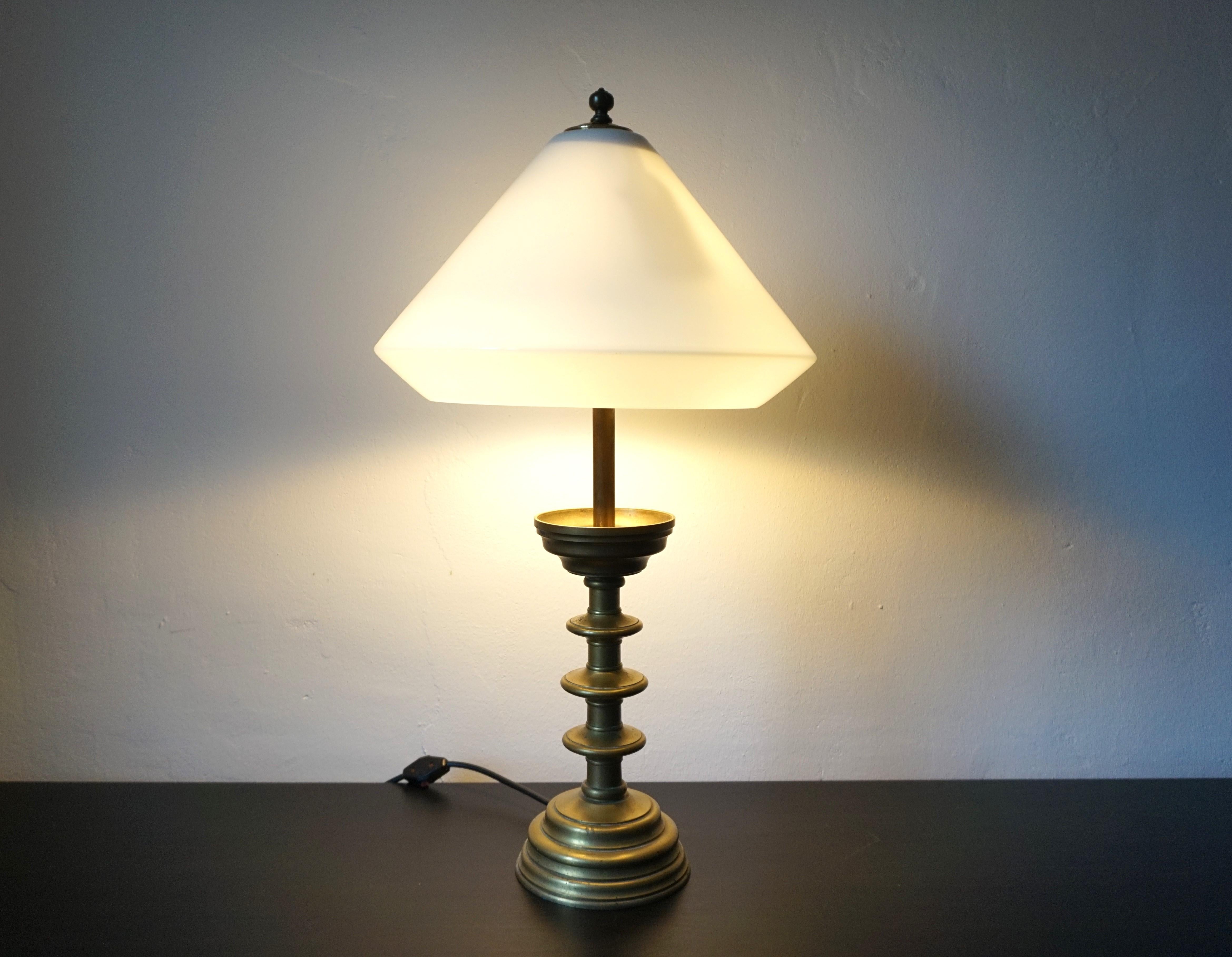 Lampe de table Empire Art Nouveau en laiton en vente 9