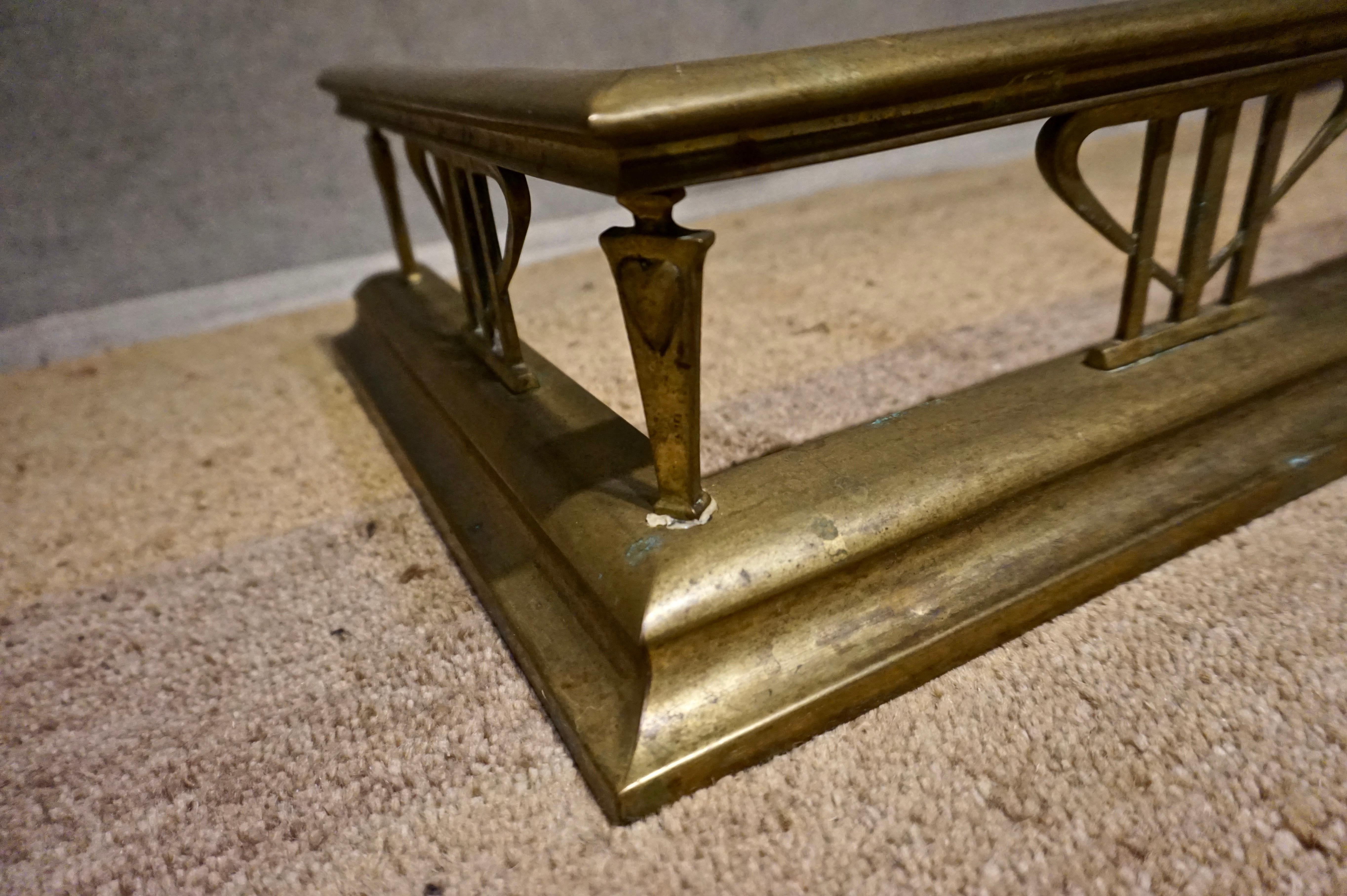 Art Nouveau Brass Fireplace Fender Surround Original Patina In Good Condition For Sale In Vancouver, British Columbia