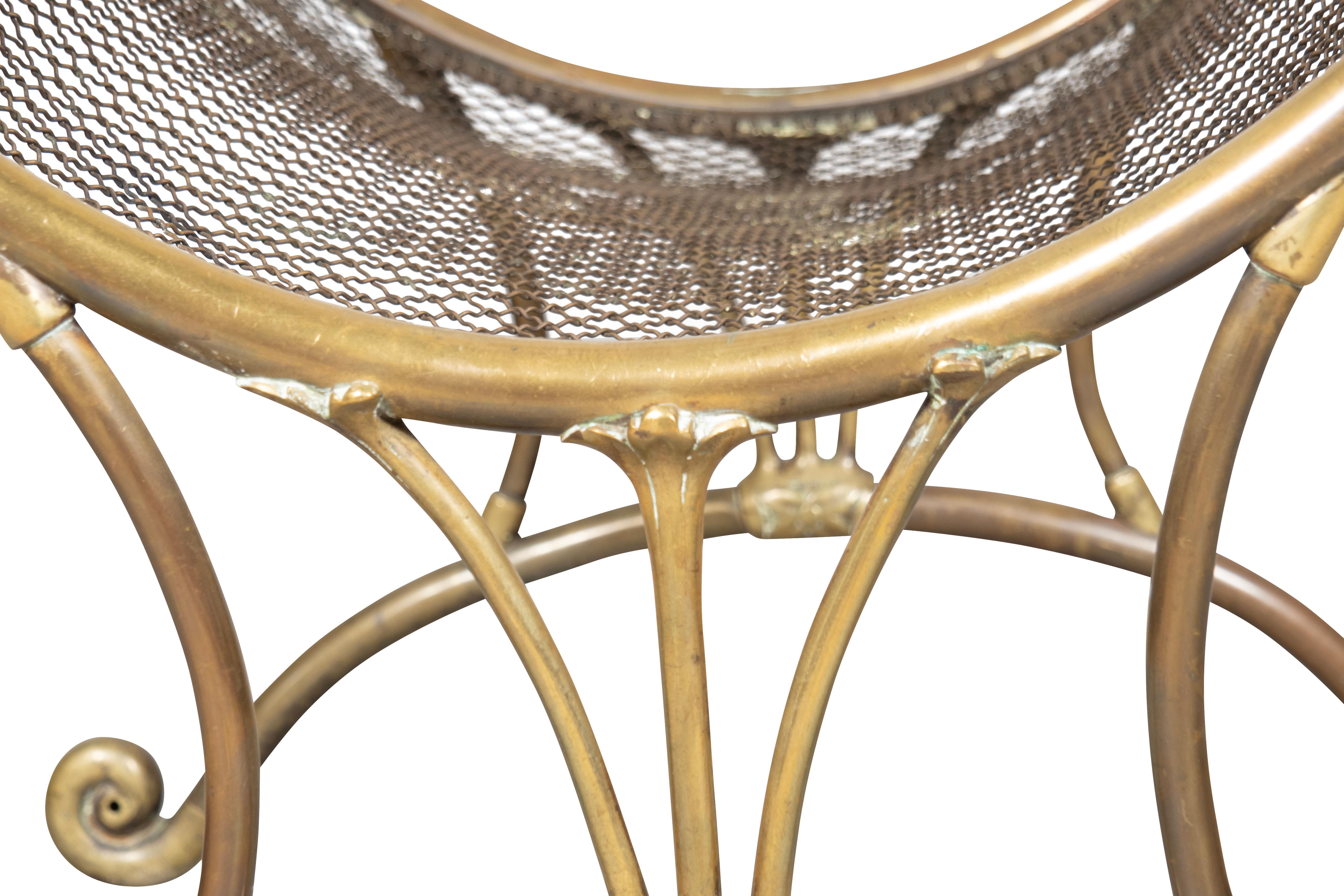 Porte-bûches de cheminée en laiton Art Nouveau en vente 5