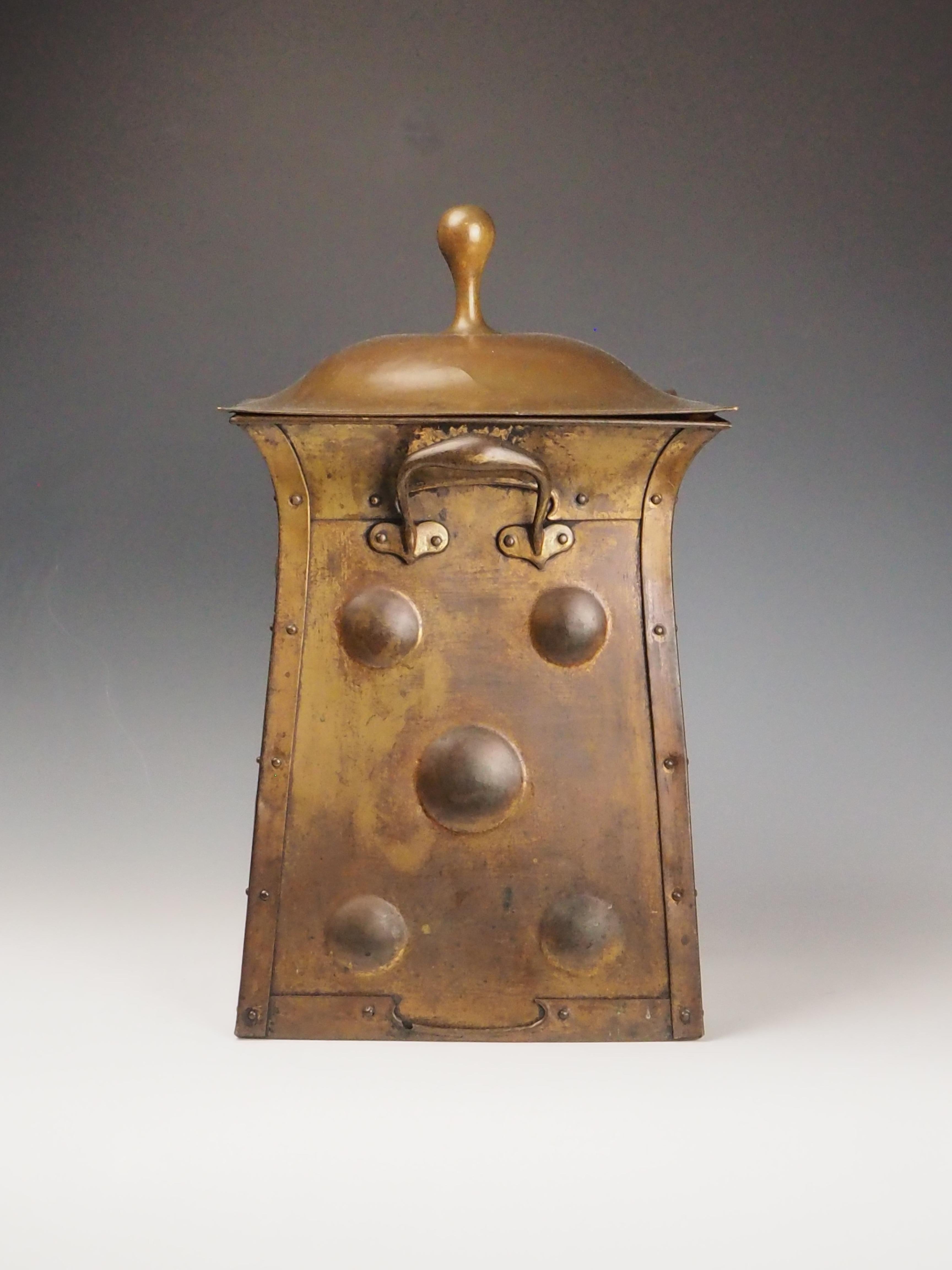 Art Nouveau Brass Fireside Coal Scuttle, Late 19th Century For Sale 2