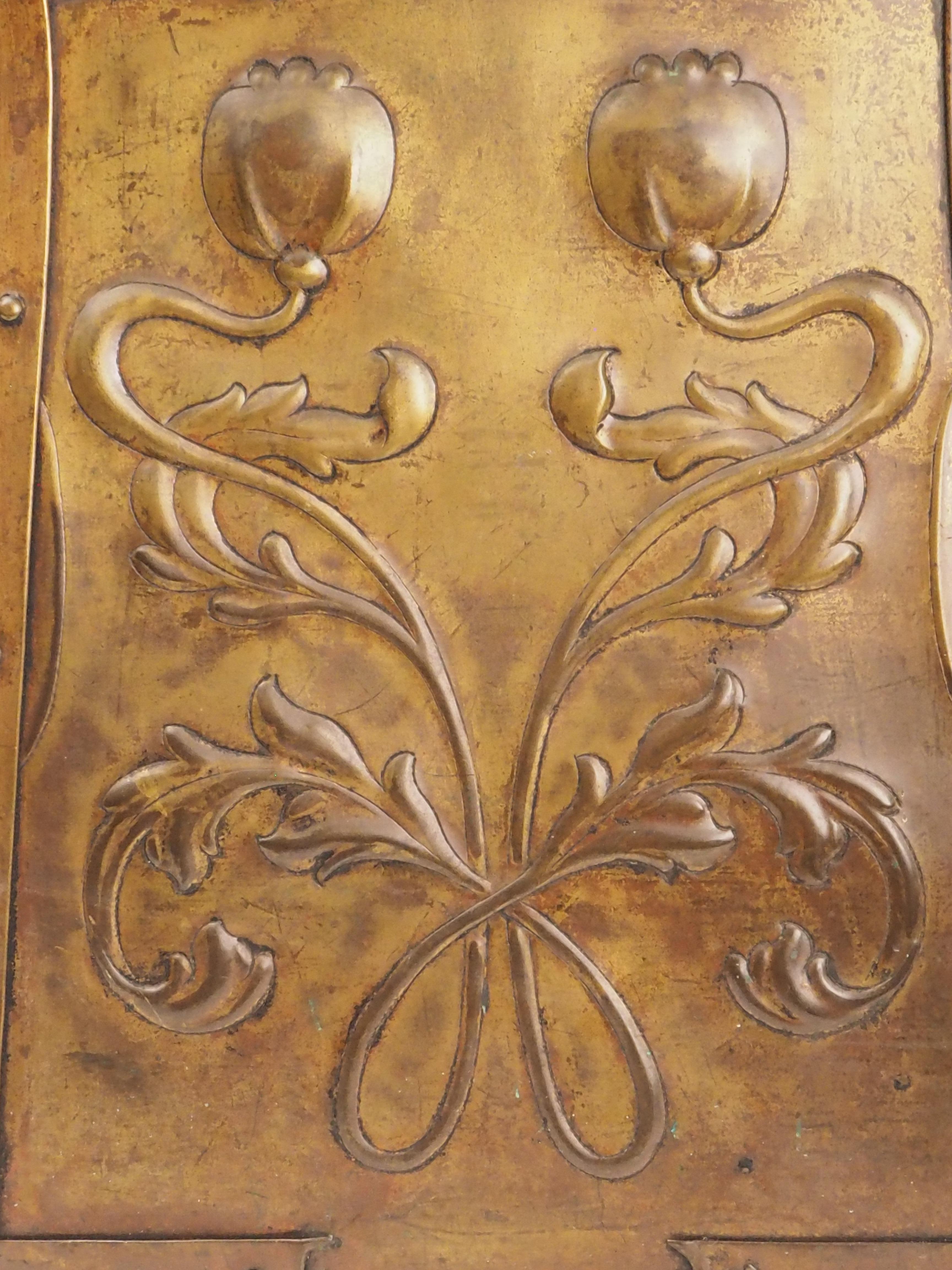 Art Nouveau Brass Fireside Coal Scuttle, Late 19th Century For Sale 6