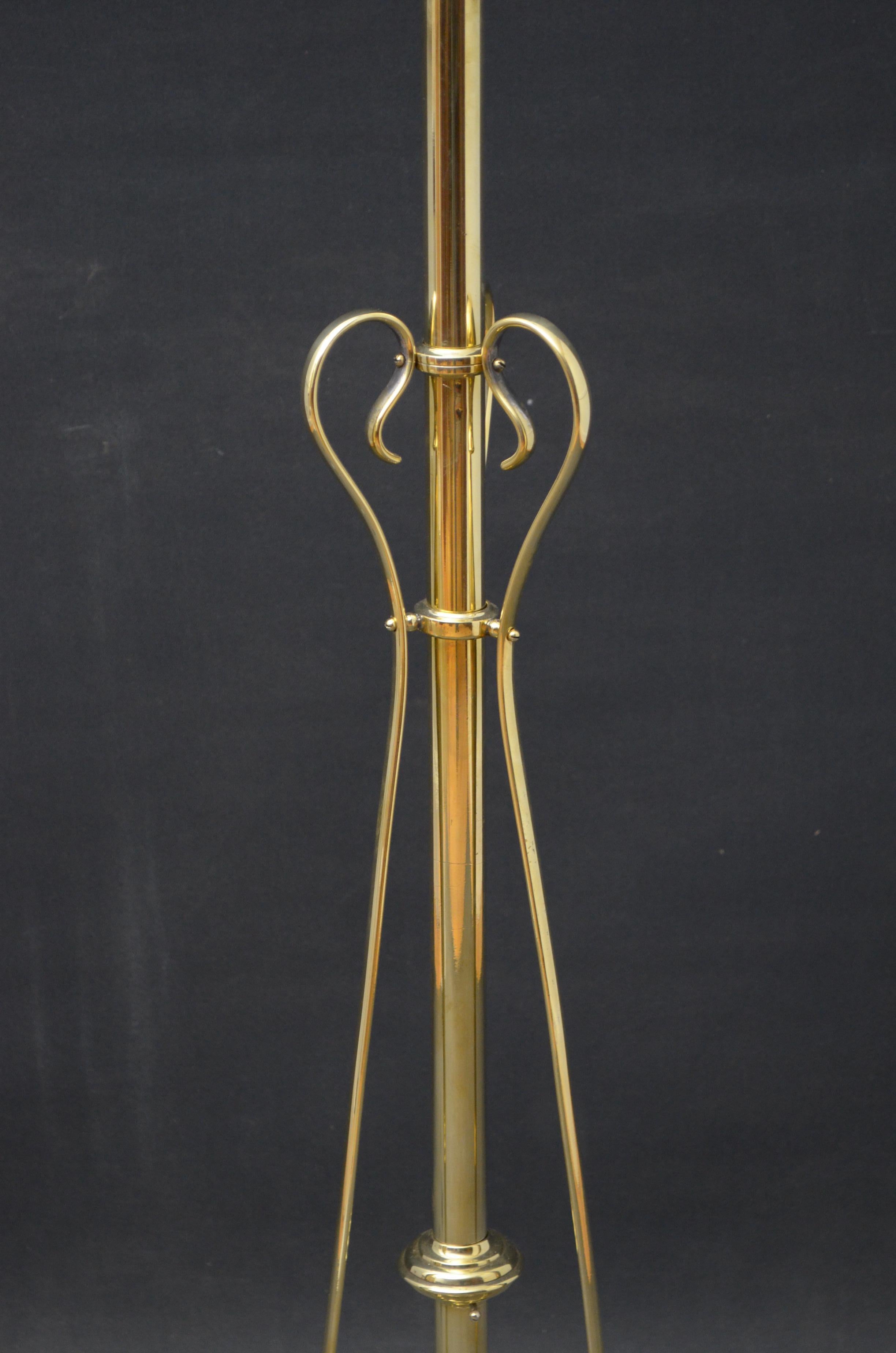 Jugendstil-Stehlampe aus Messing (Art nouveau) im Angebot