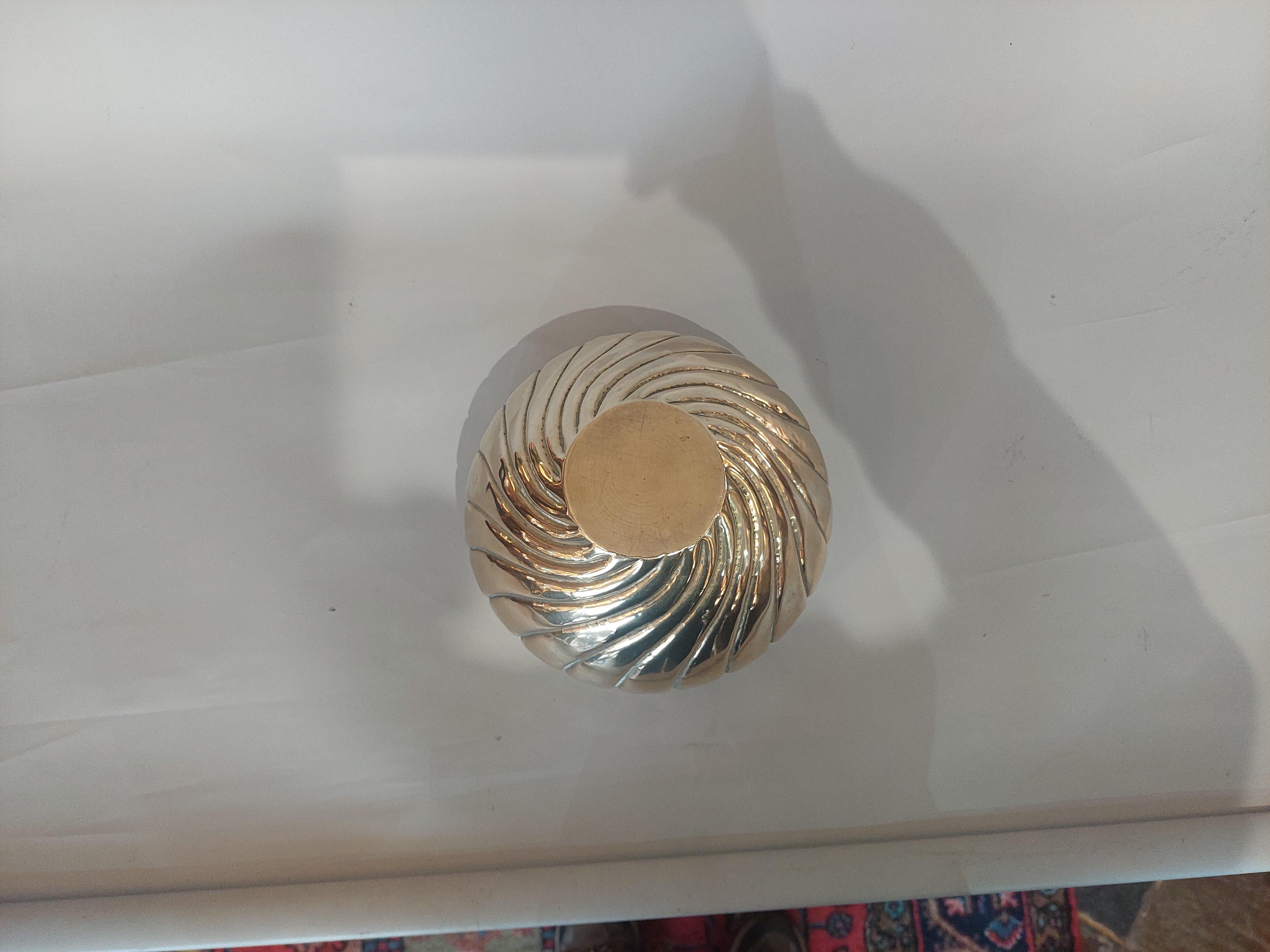 20ième siècle Jardinière Art Nouveau en laiton de forme stylisée en vente