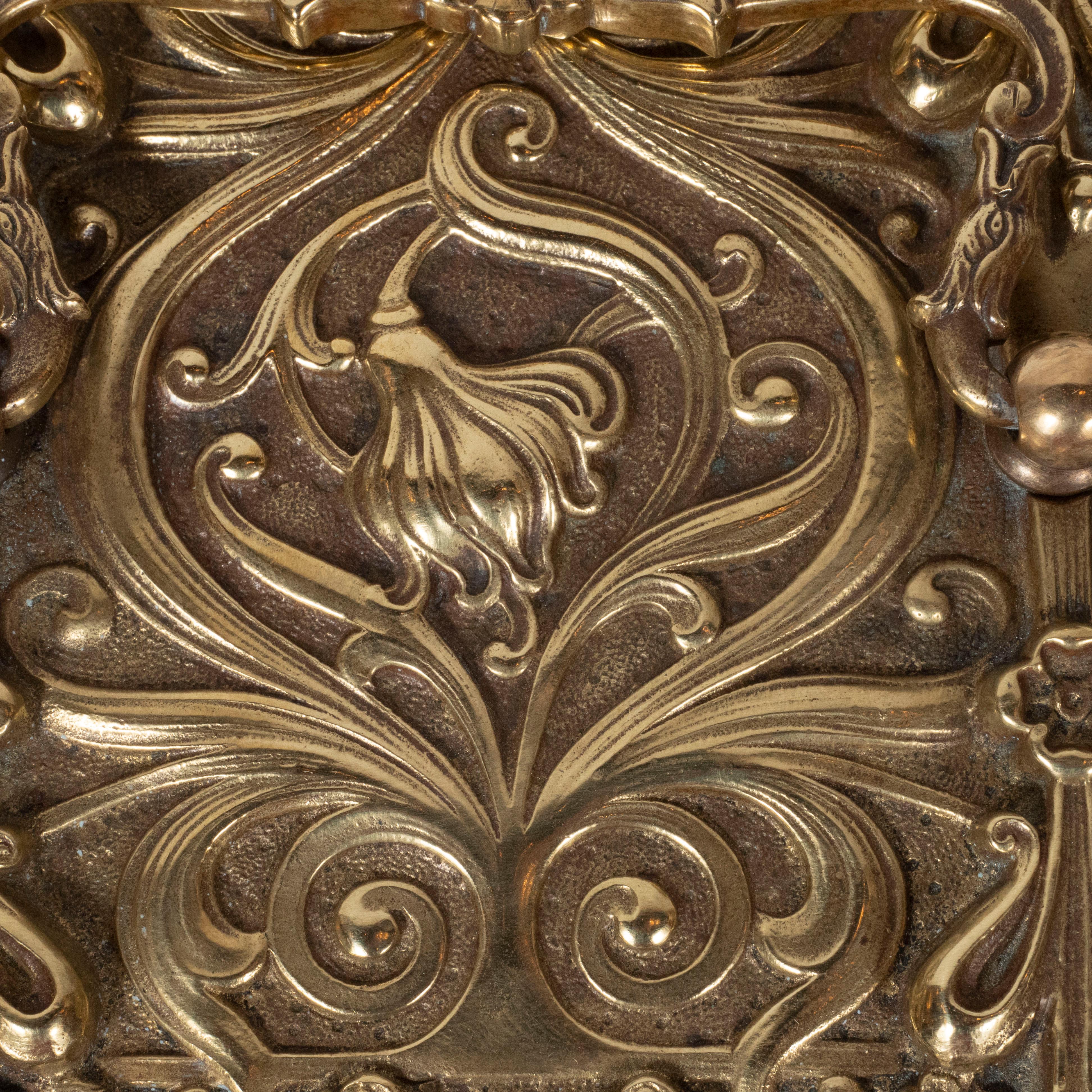 Art Nouveau Brass Repoussé Box with Stylized Fleur-de-Lis and Foliate Motifs 5
