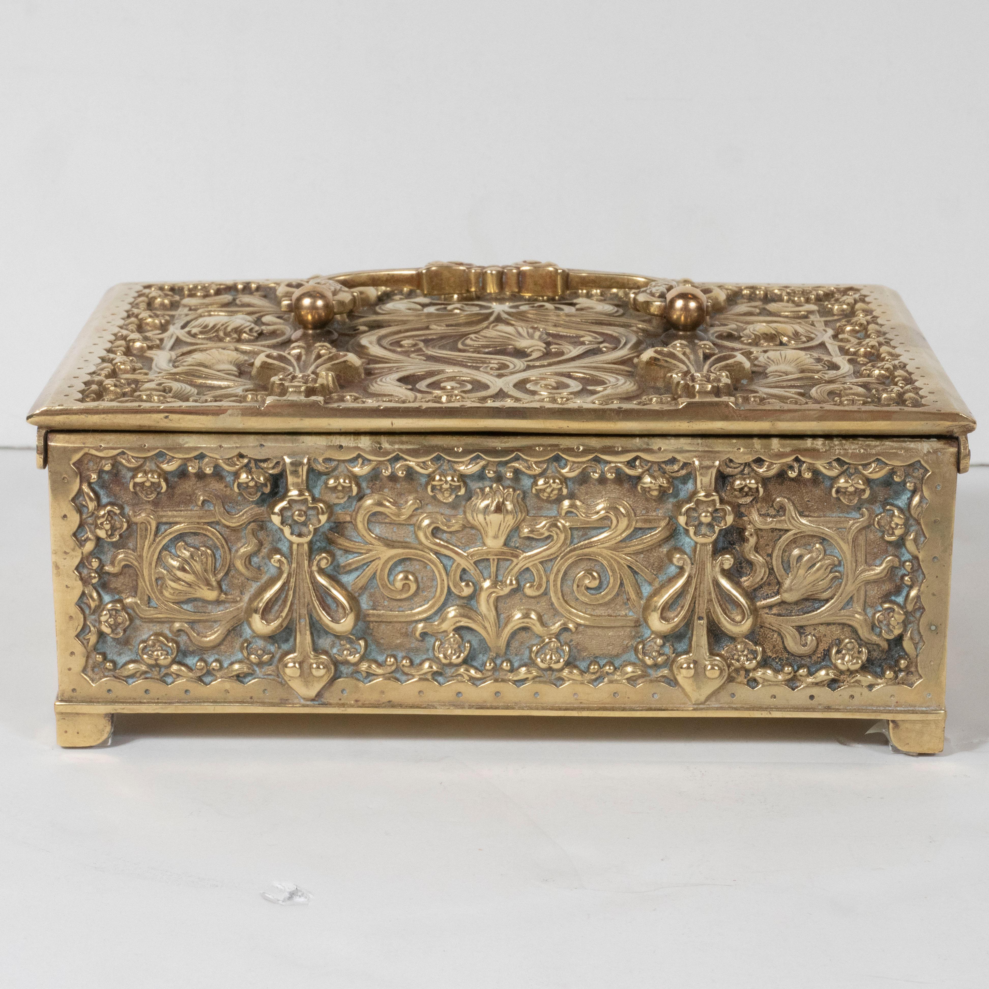 Art Nouveau Brass Repoussé Box with Stylized Fleur-de-Lis and Foliate Motifs 3