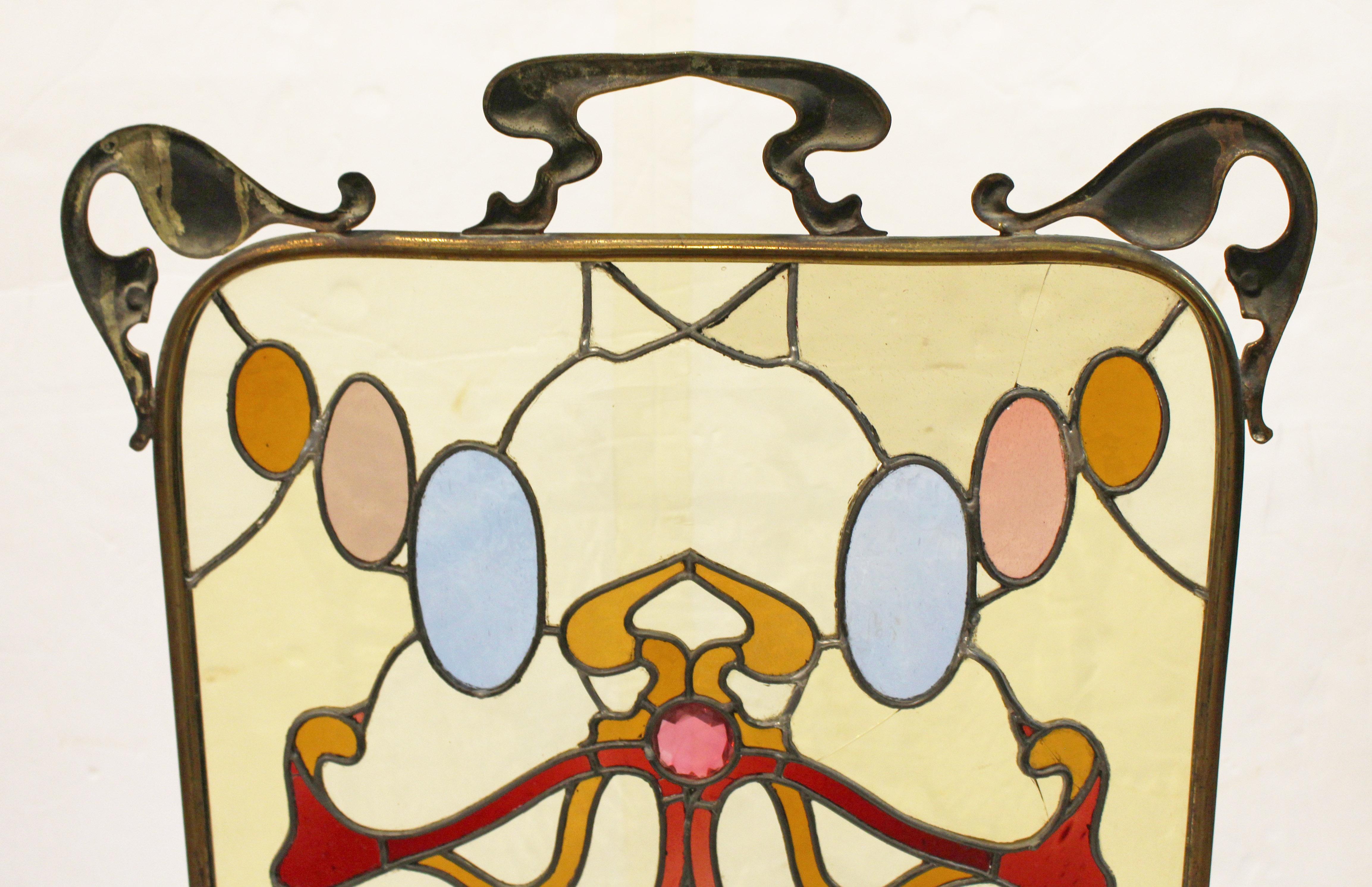 Inconnu Pare-feu Art Nouveau en laiton et vitrail en vente