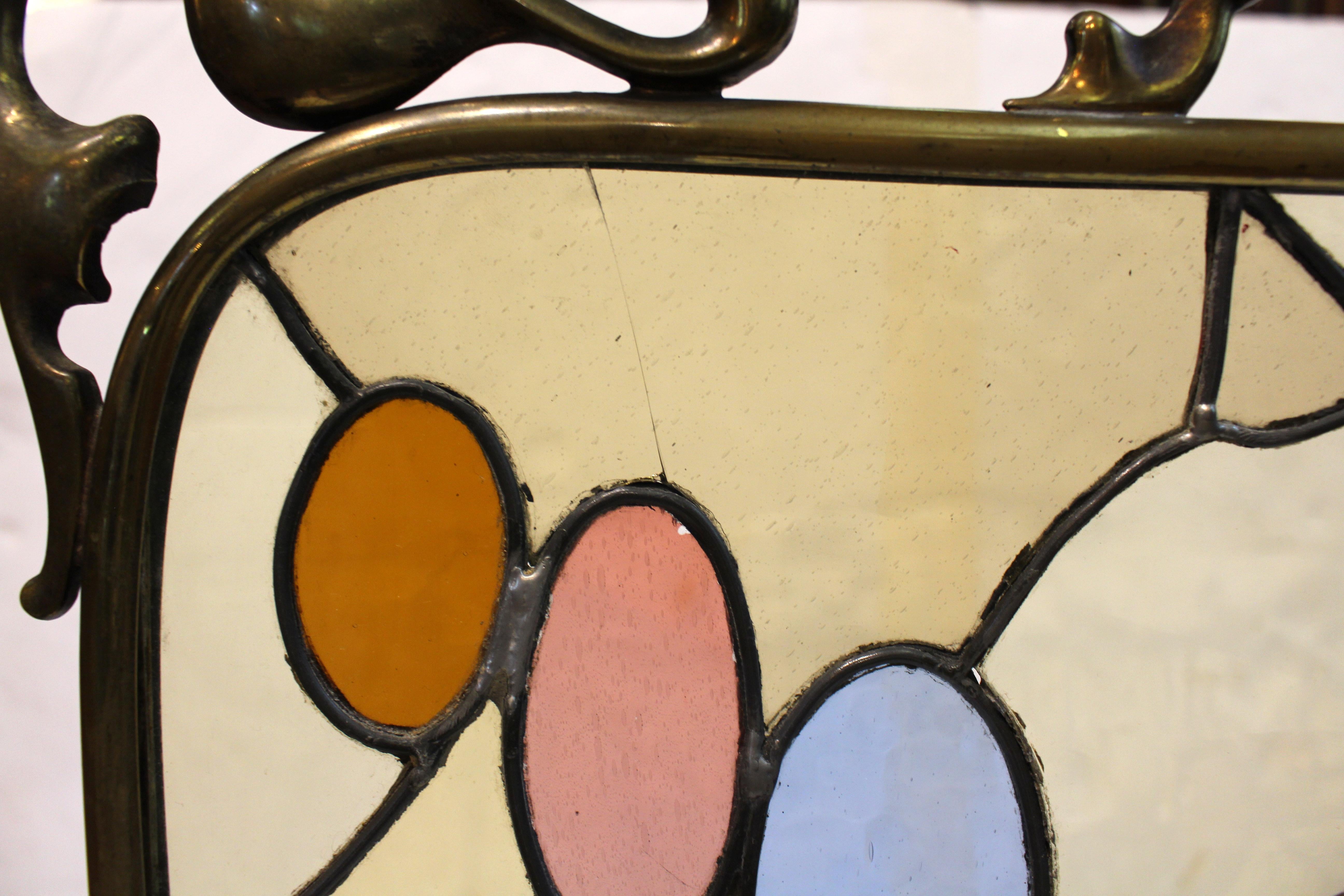 XIXe siècle Pare-feu Art Nouveau en laiton et vitrail en vente
